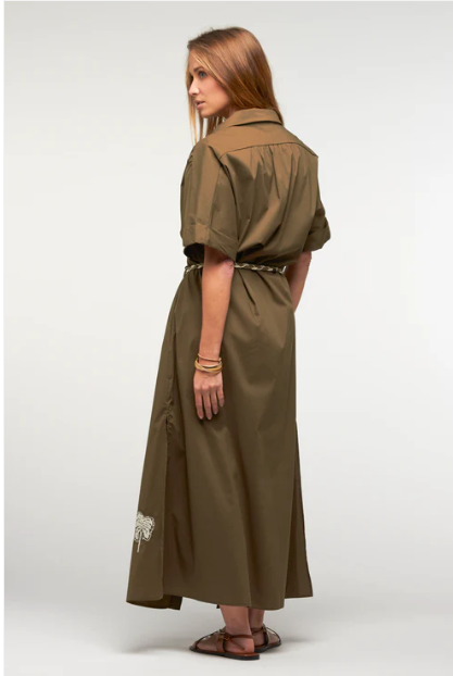 Robe longue chemise kaki avec ceinture et broderies Leonardo – Adoré Paris
