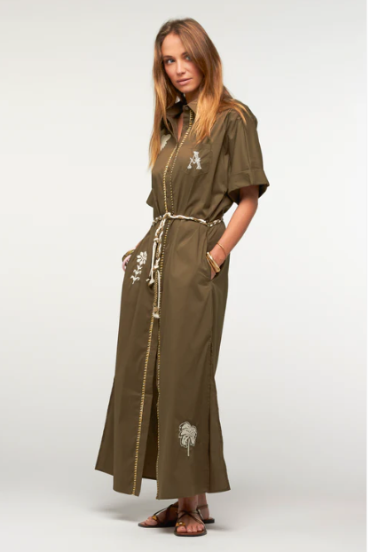 Robe longue chemise kaki avec ceinture et broderies Leonardo – Adoré Paris