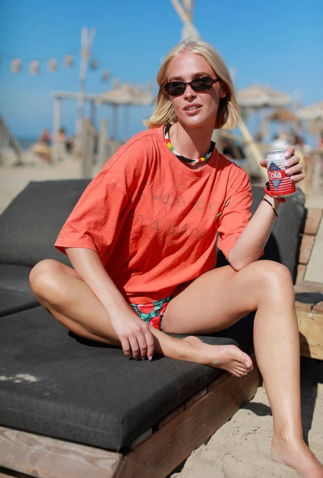 T-shirt femme ILDA orange en coton 100% coupe loose message imprimé – One Tee