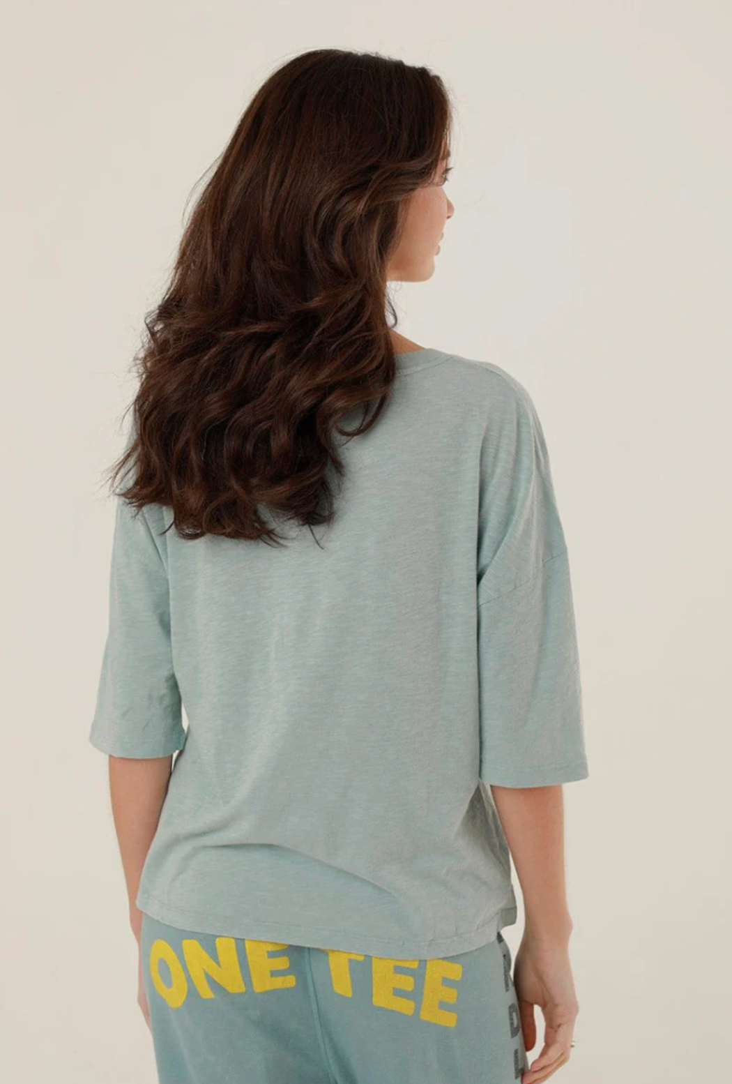 T-shirt femme ANNA bleu stone et Kaki en coton, coupe loose imprimé LOVE – One Tee