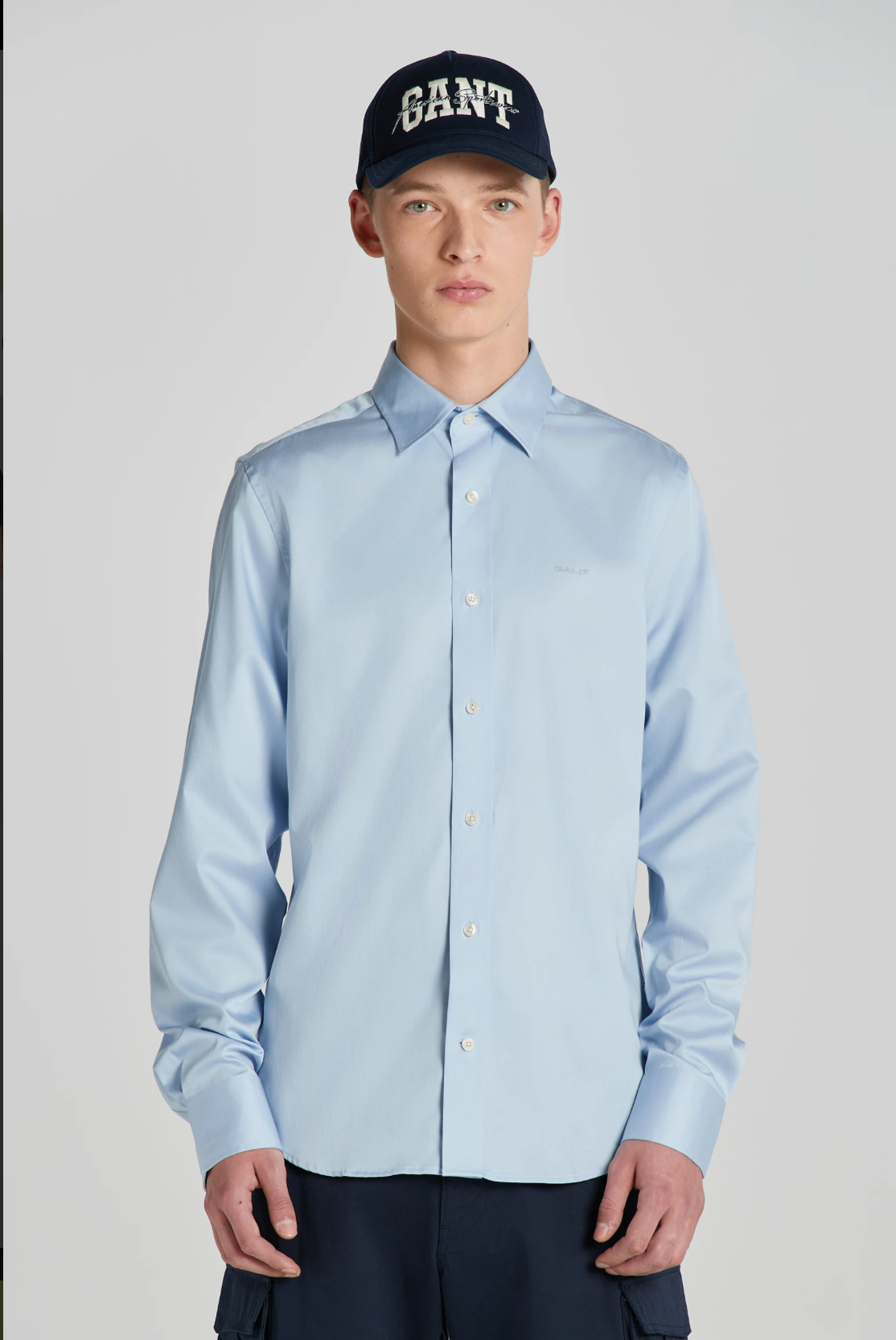 Chemise satinée bleu clair homme coupe élégante manches longues - GANT