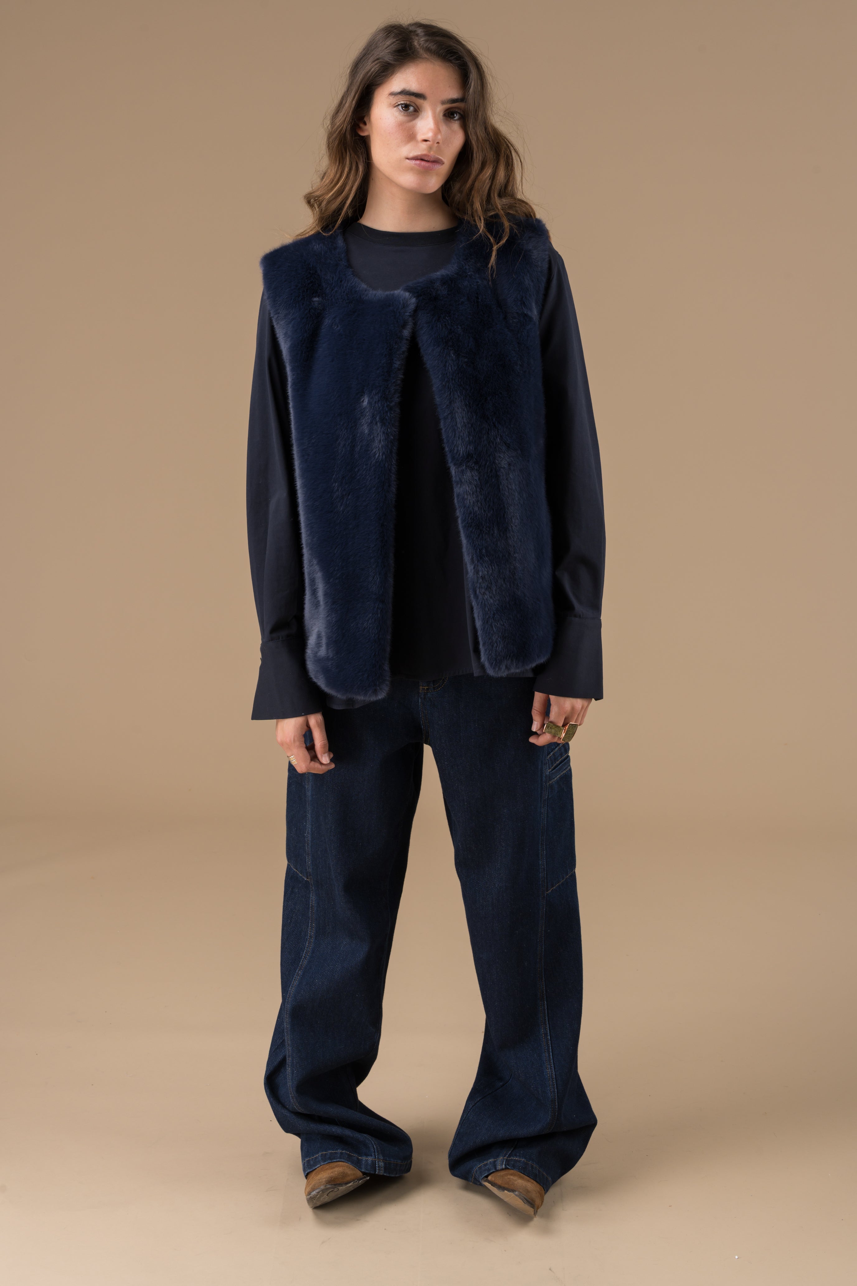 Gilet sans manches fausse fourrure bleu marine – Adoré Paris Vassilissa femme, mi-saison, doux et confortable