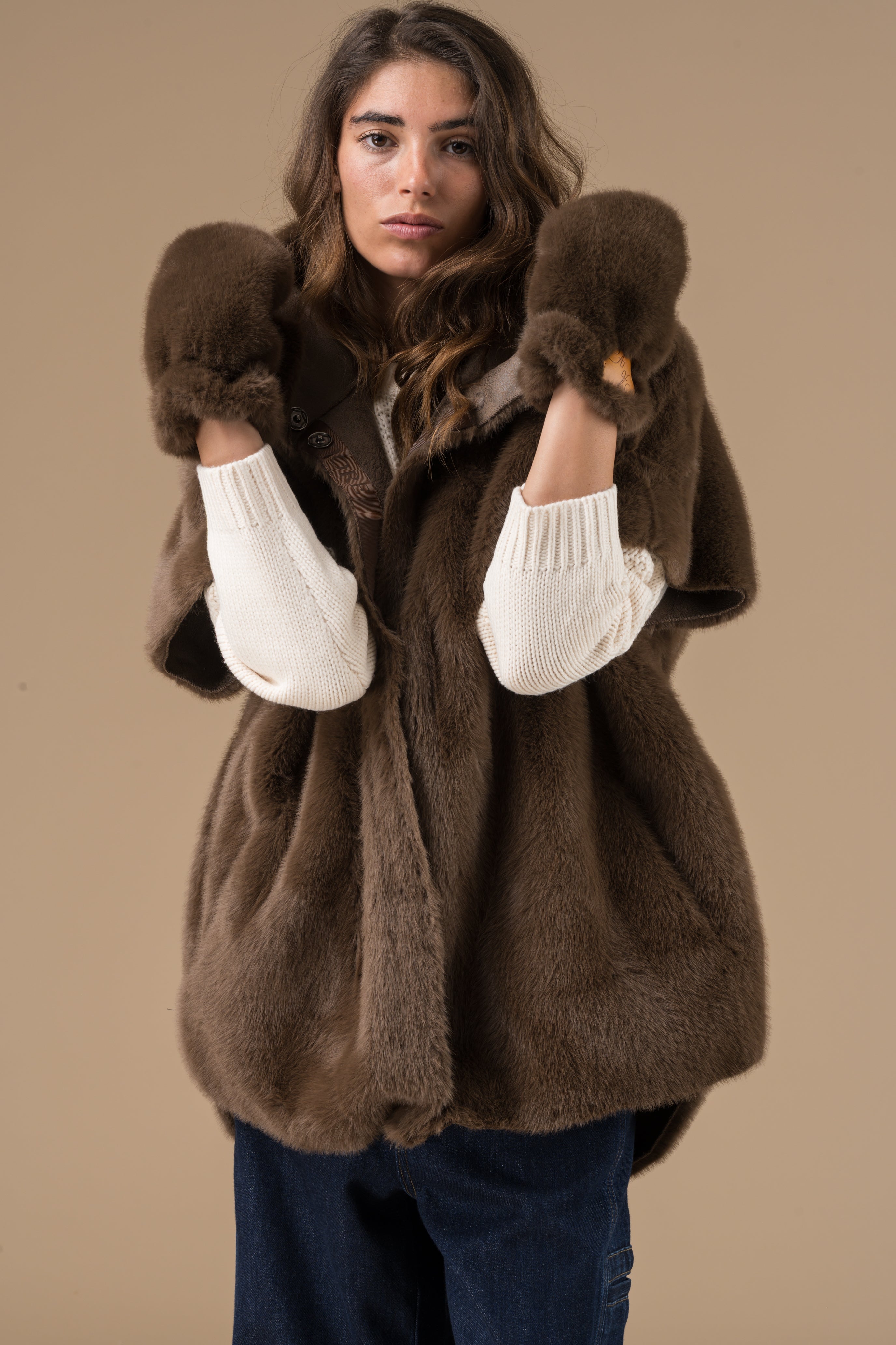 Mitaines Bimba femme Chocolat en fausse fourrure – Adoré Paris, accessoire hiver chaud & confortable
