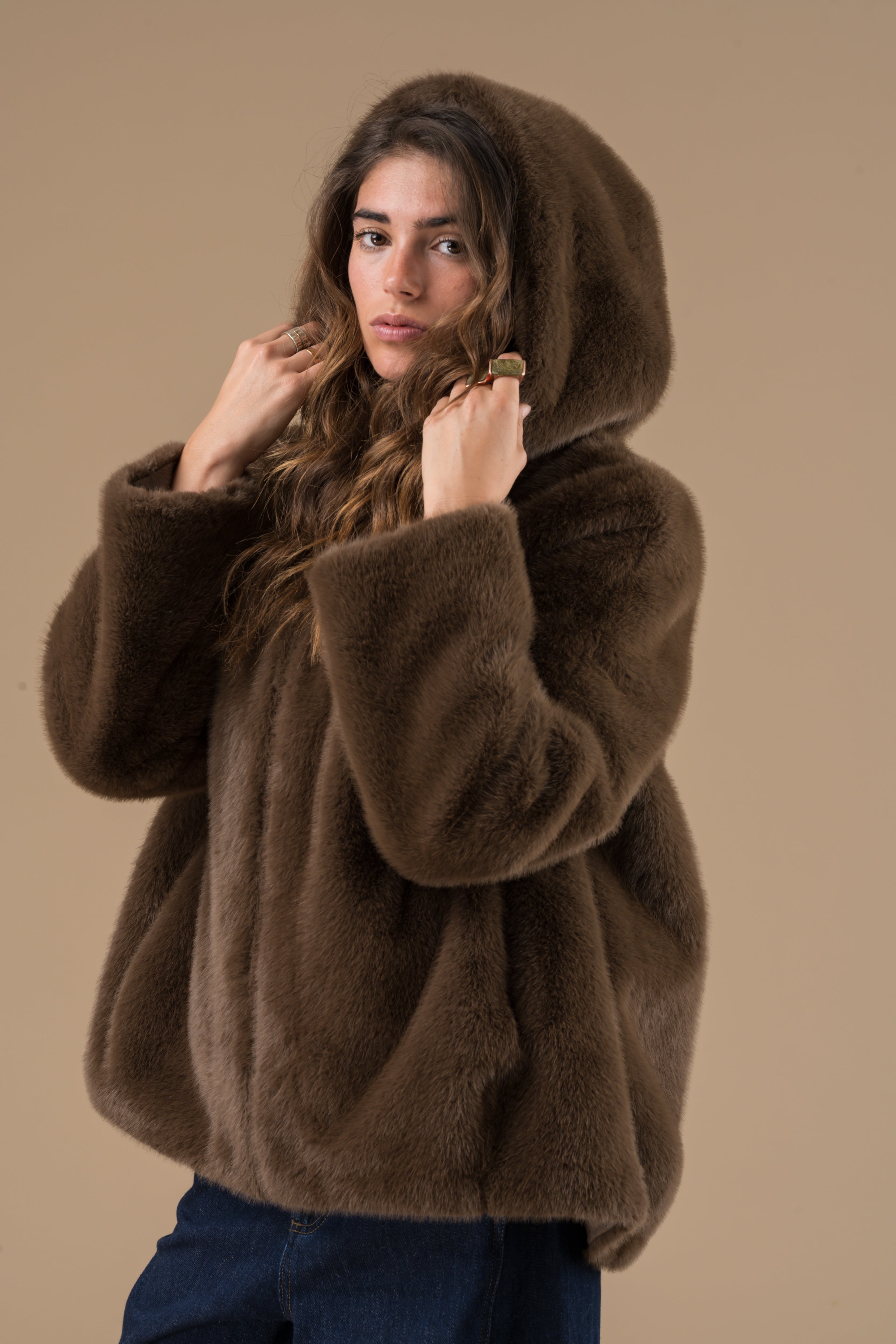 Veste fourrure Chocolat Katarina by Adoré Paris - Parka femme chaude, fausse fourrure, confortable, tendance automne/hiver