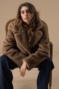 Veste Parka Femme Fourrure Synthétique Cappuccino - Adoré Paris Oxana | Confort & Élégance Automne Hiver