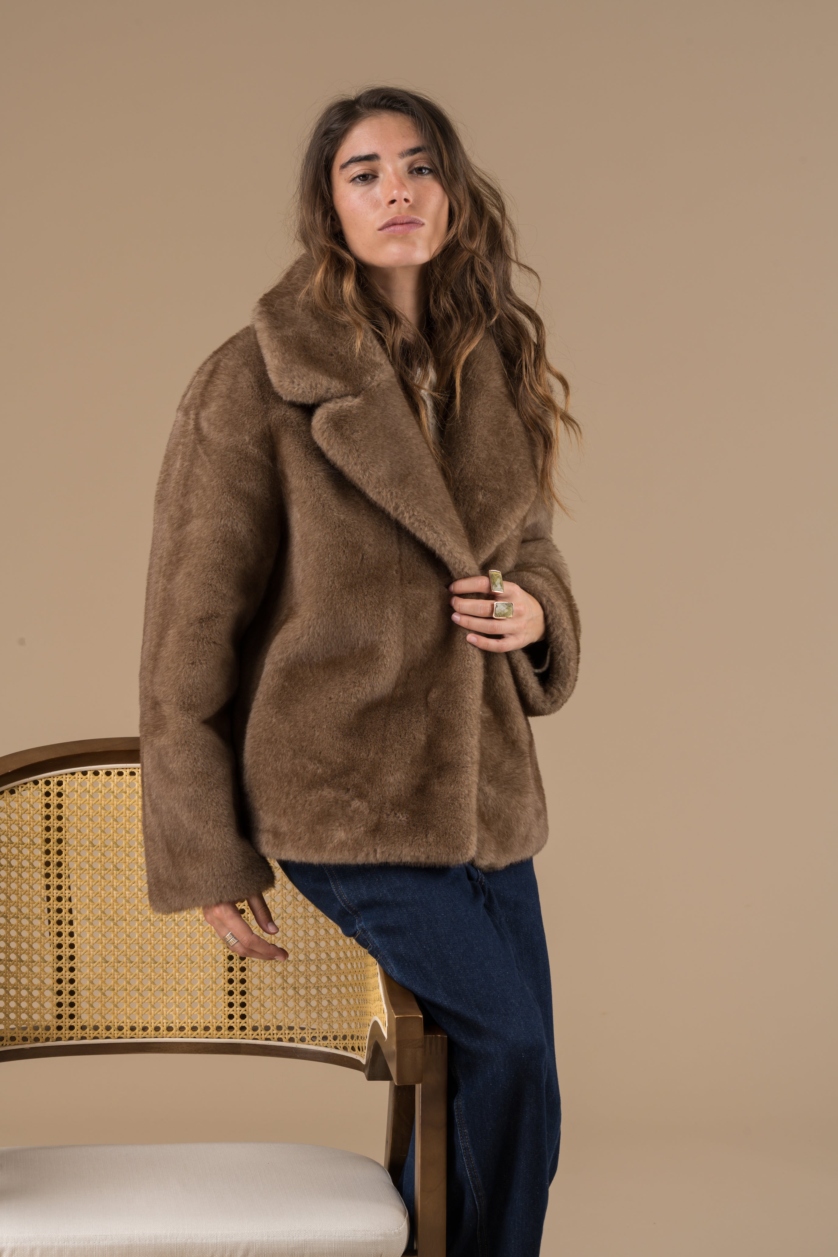 Veste Parka Femme Fourrure Synthétique Cappuccino - Adoré Paris Oxana | Confort & Élégance Automne Hiver