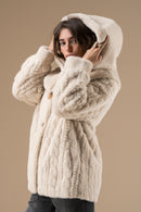 Cagoule en fausse fourrure Beige Adoré Paris femme – hiver chaud et élégant