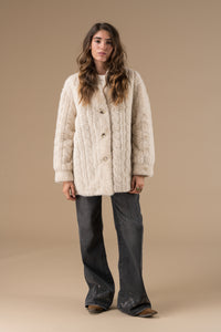 Veste Fausse Fourrure Ecru Femme – Veronica Adoré Paris | Douce, Chaude, Élégante – Manteaux Hiver Urban Chic