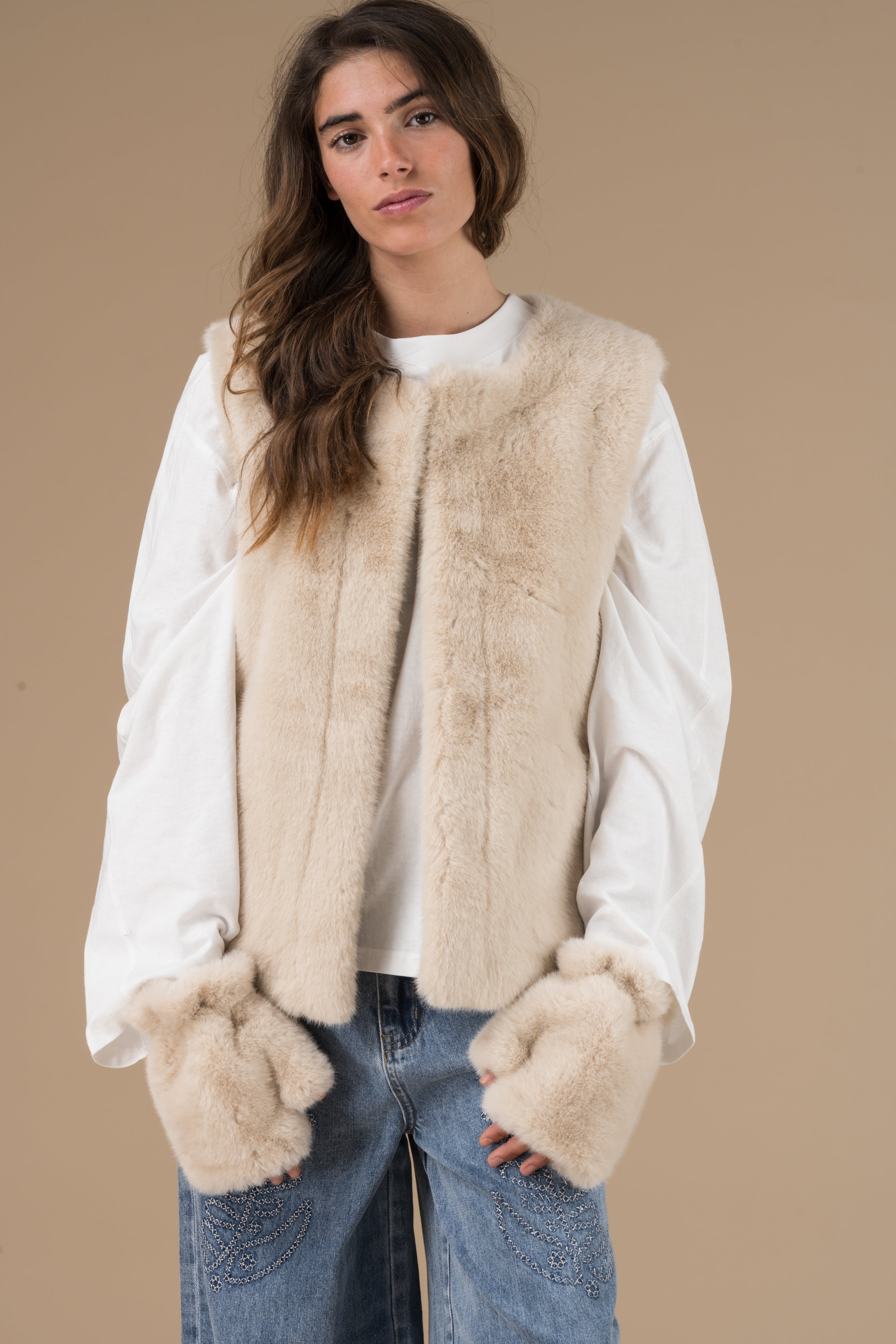 Mitaines Bimba femme beige en fausse fourrure – Adoré Paris, accessoire hiver chaud & confortable