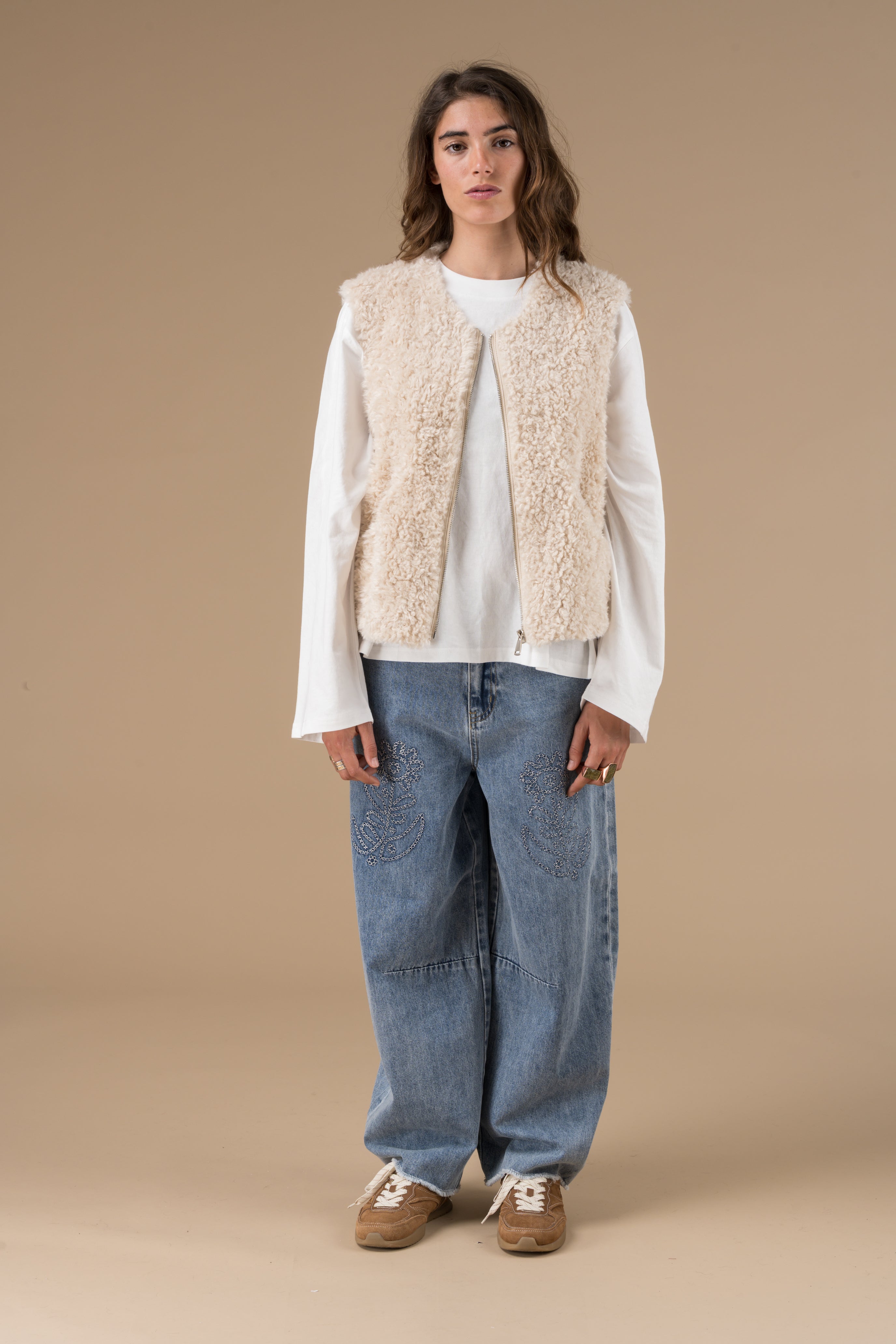 Gilet Sans Manche Ludmila Femme Beige | Adoré Paris | Doux, Confortable & Tendance - Urban Chic