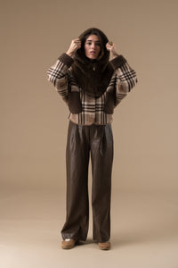 Cagoule en fausse fourrure chocolat Adoré Paris femme – hiver chaud et élégant