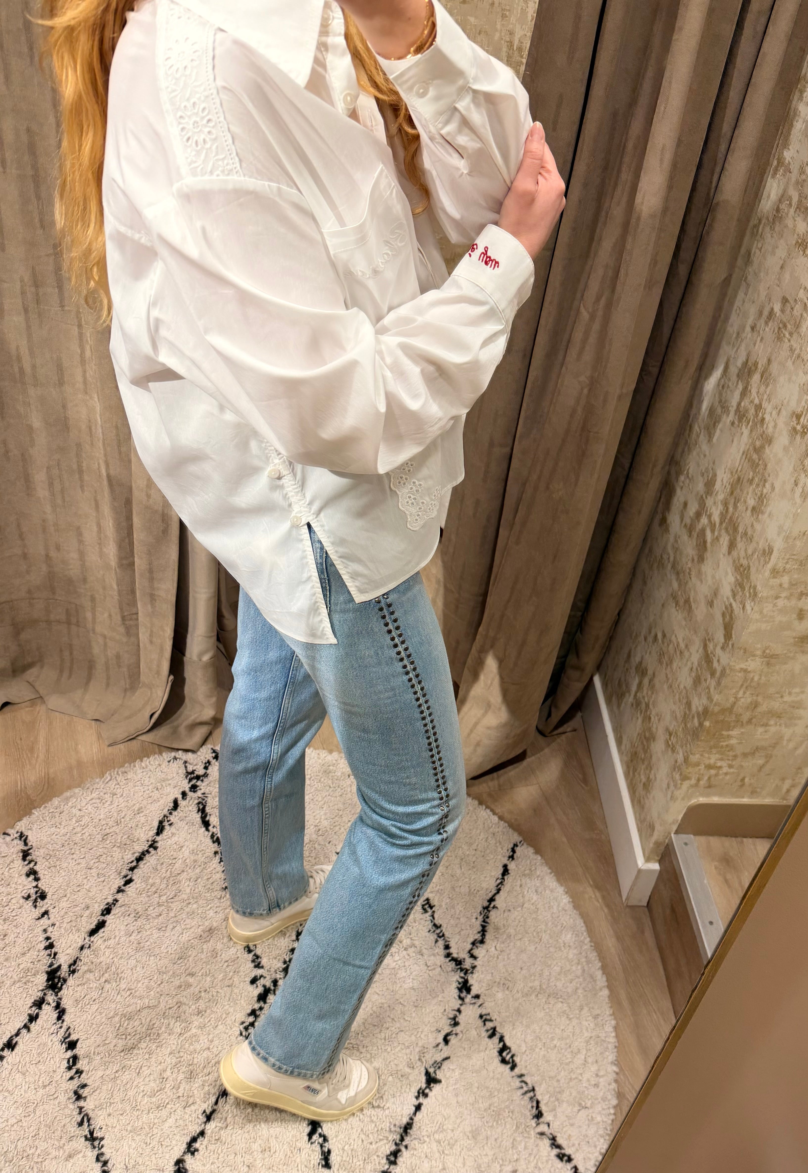 Chemise blanche femme à détails brodés Arlo – coupe moderne Adoré Paris