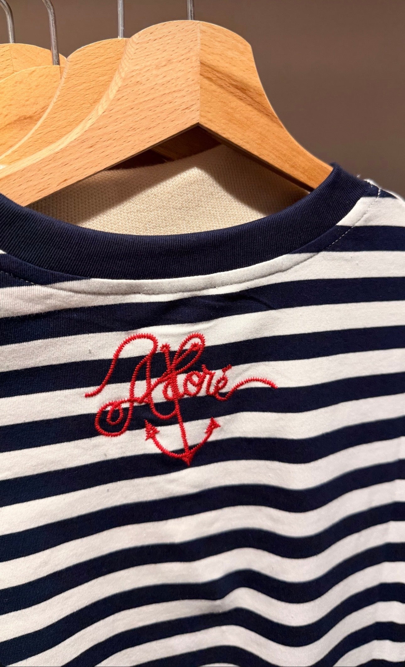 T-shirt marinière femme bleu marine rayé avec broderie ancre – Adoré Paris