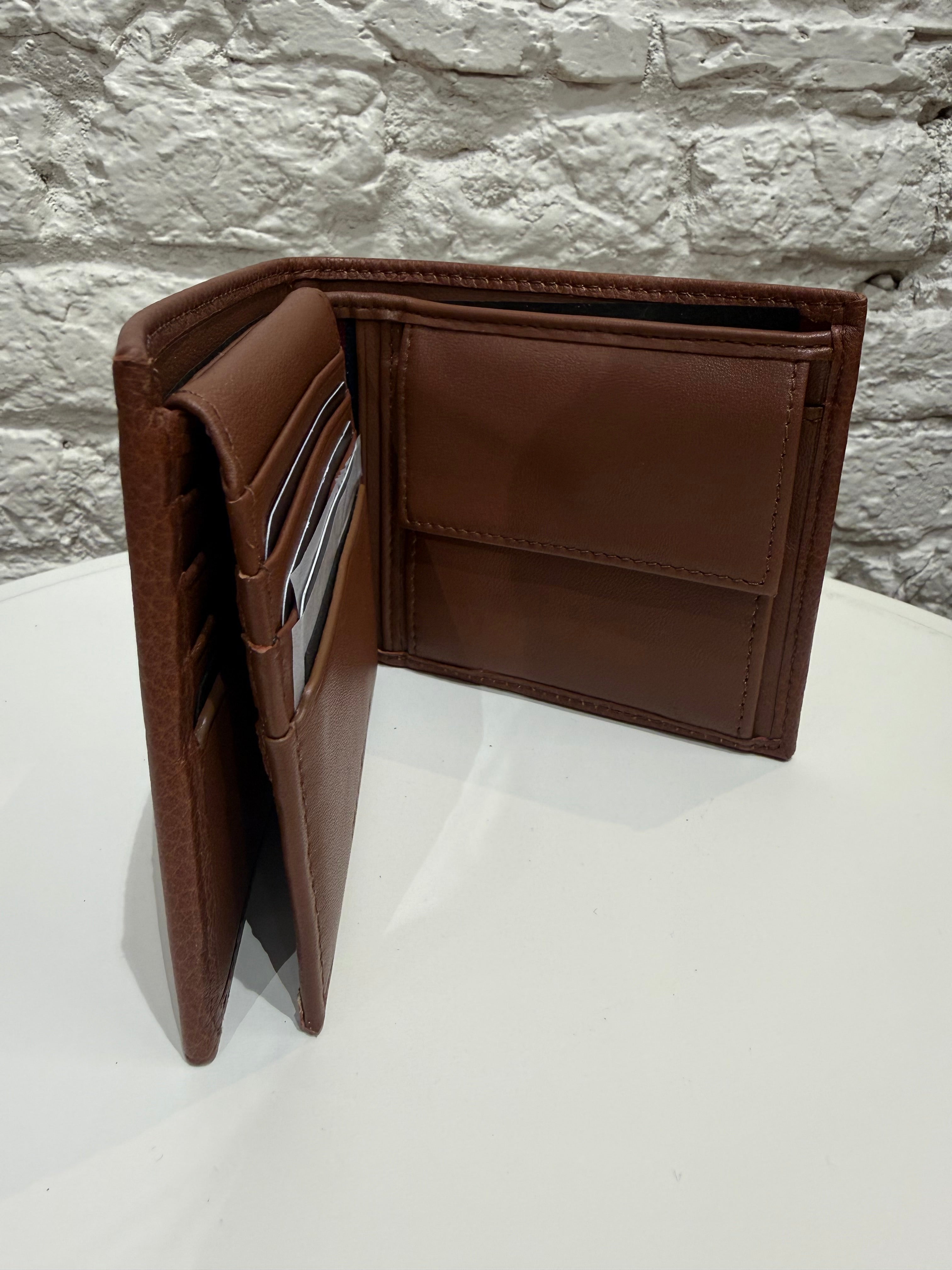 Portefeuille Tommy Hilfiger Marron en Cuir Homme – Accessoire Élégant et Durable