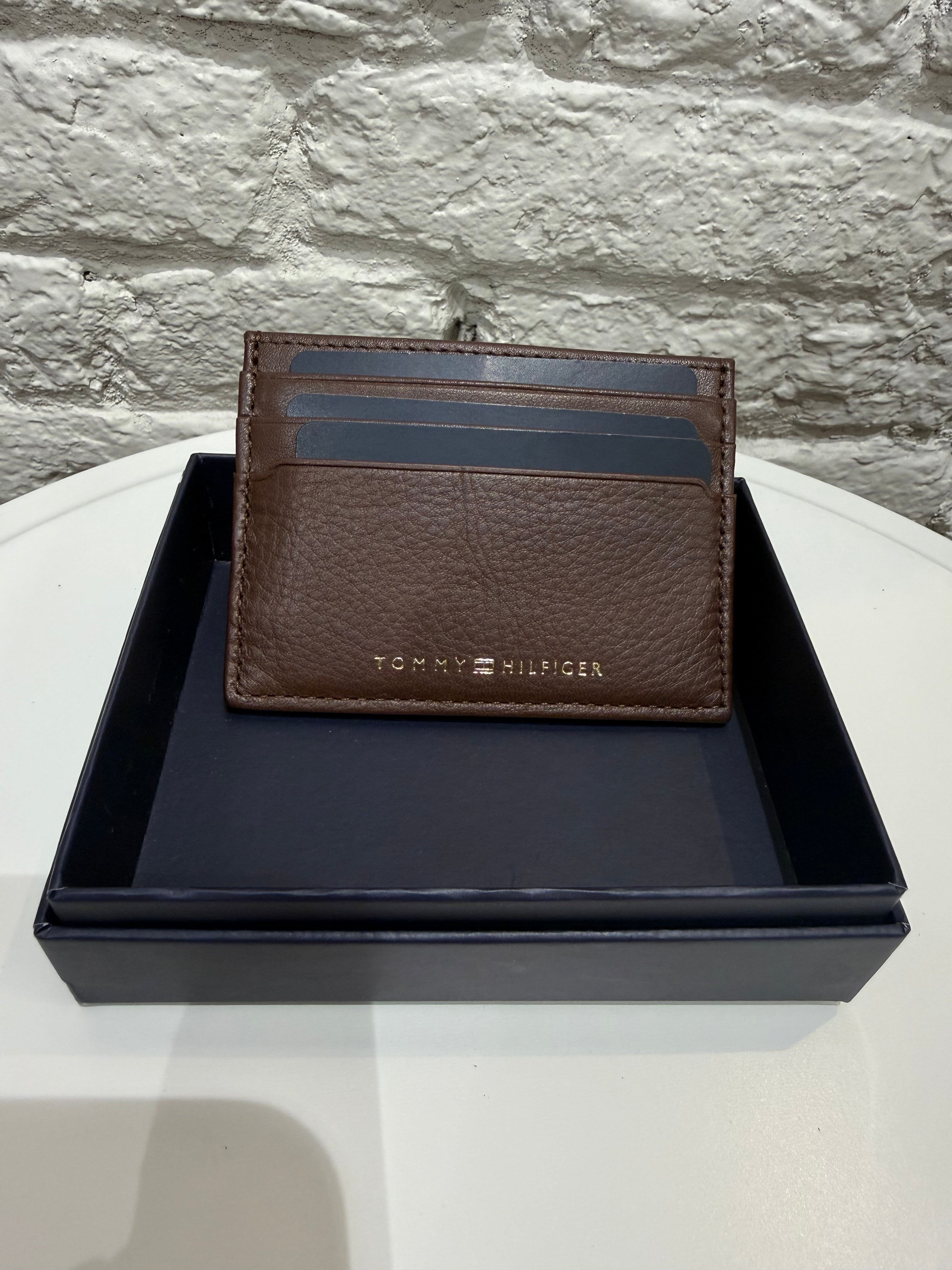 Porte-cartes en cuir marron pour homme Tommy Hilfiger – Accessoire élégant et compact