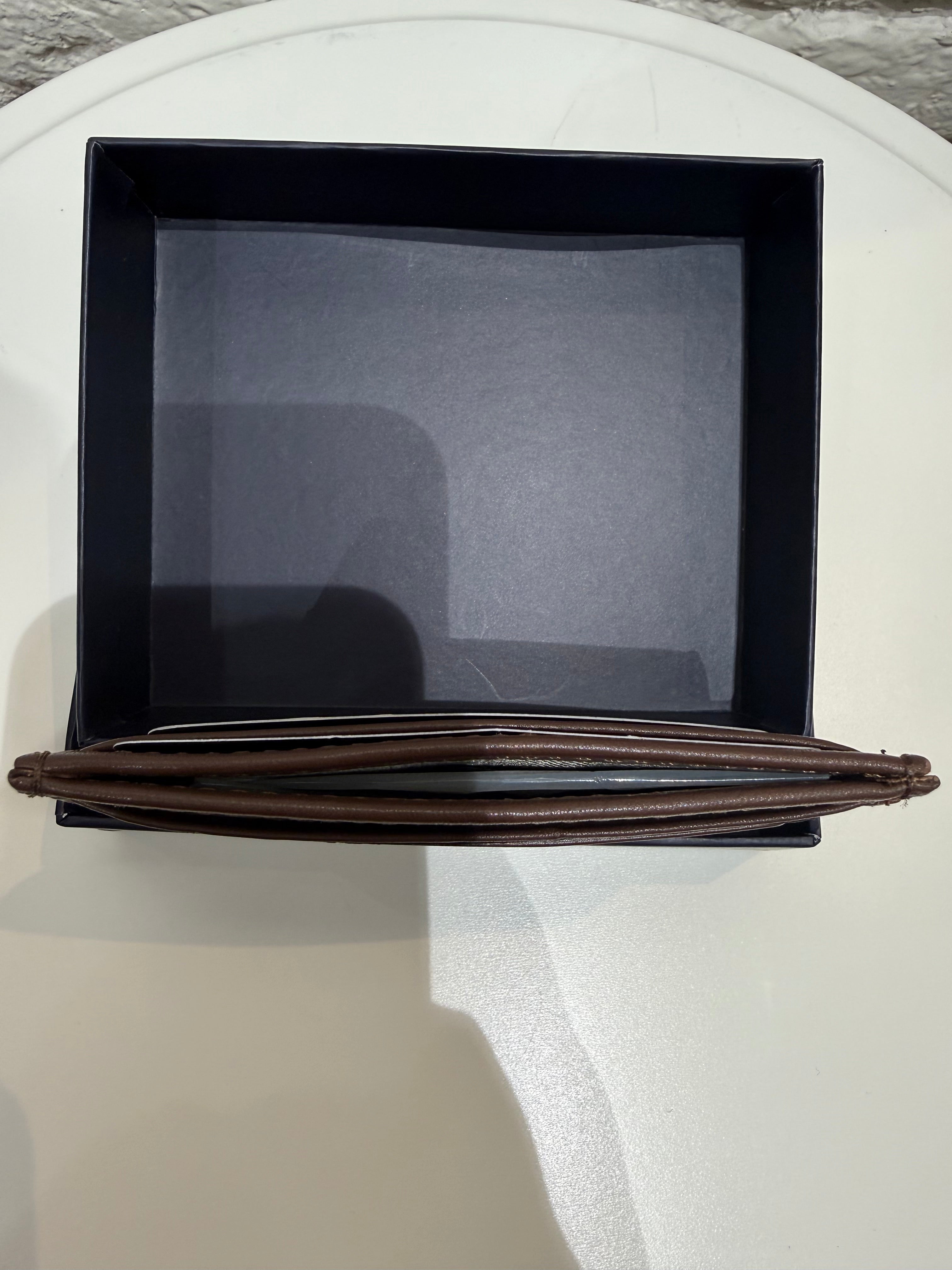 Porte-cartes en cuir marron pour homme Tommy Hilfiger – Accessoire élégant et compact