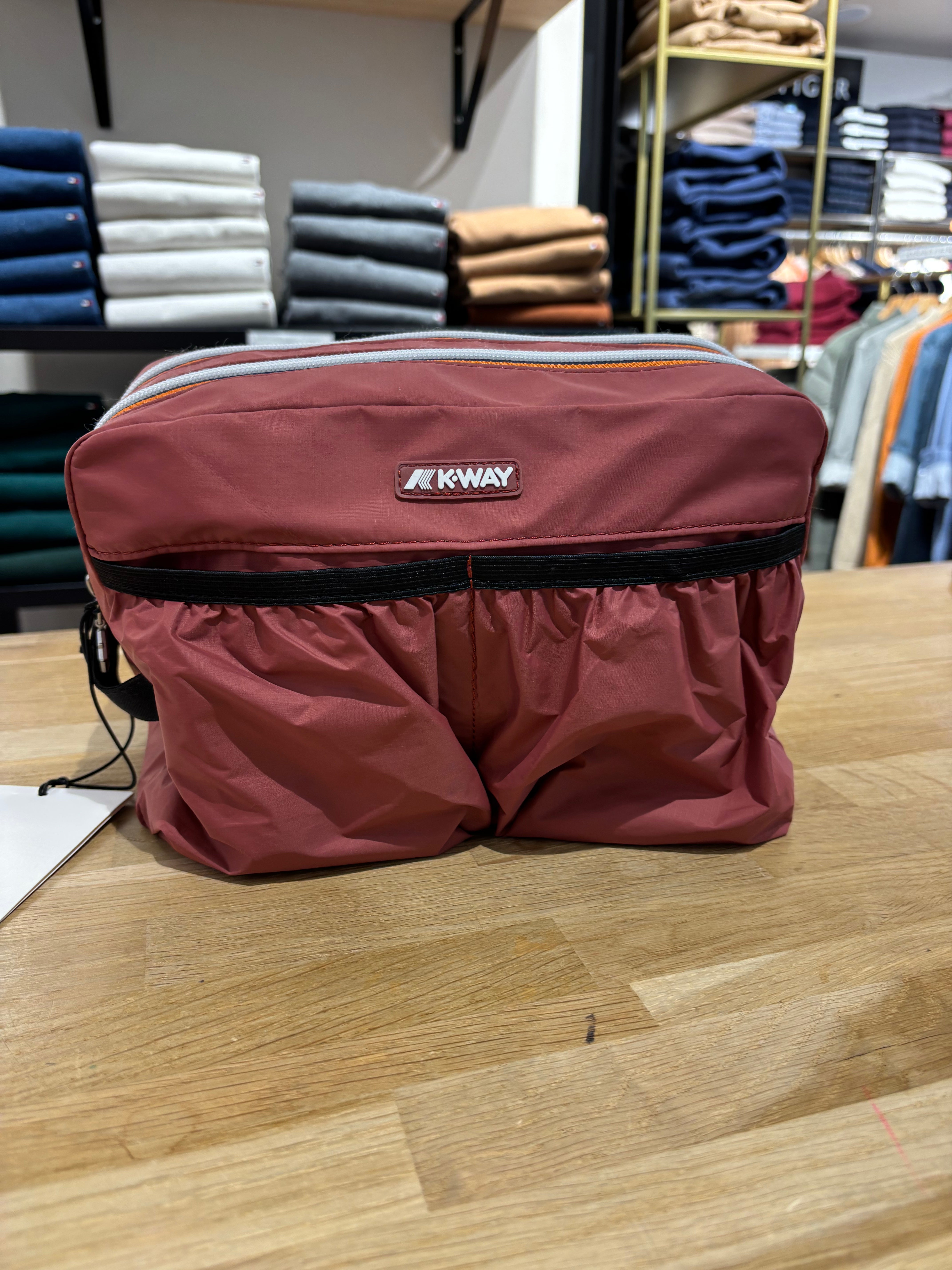 Trousse de toilette imperméable Kway red brownish pour Femme & Homme – Bagagerie de voyage | Urban Chic Boutiques