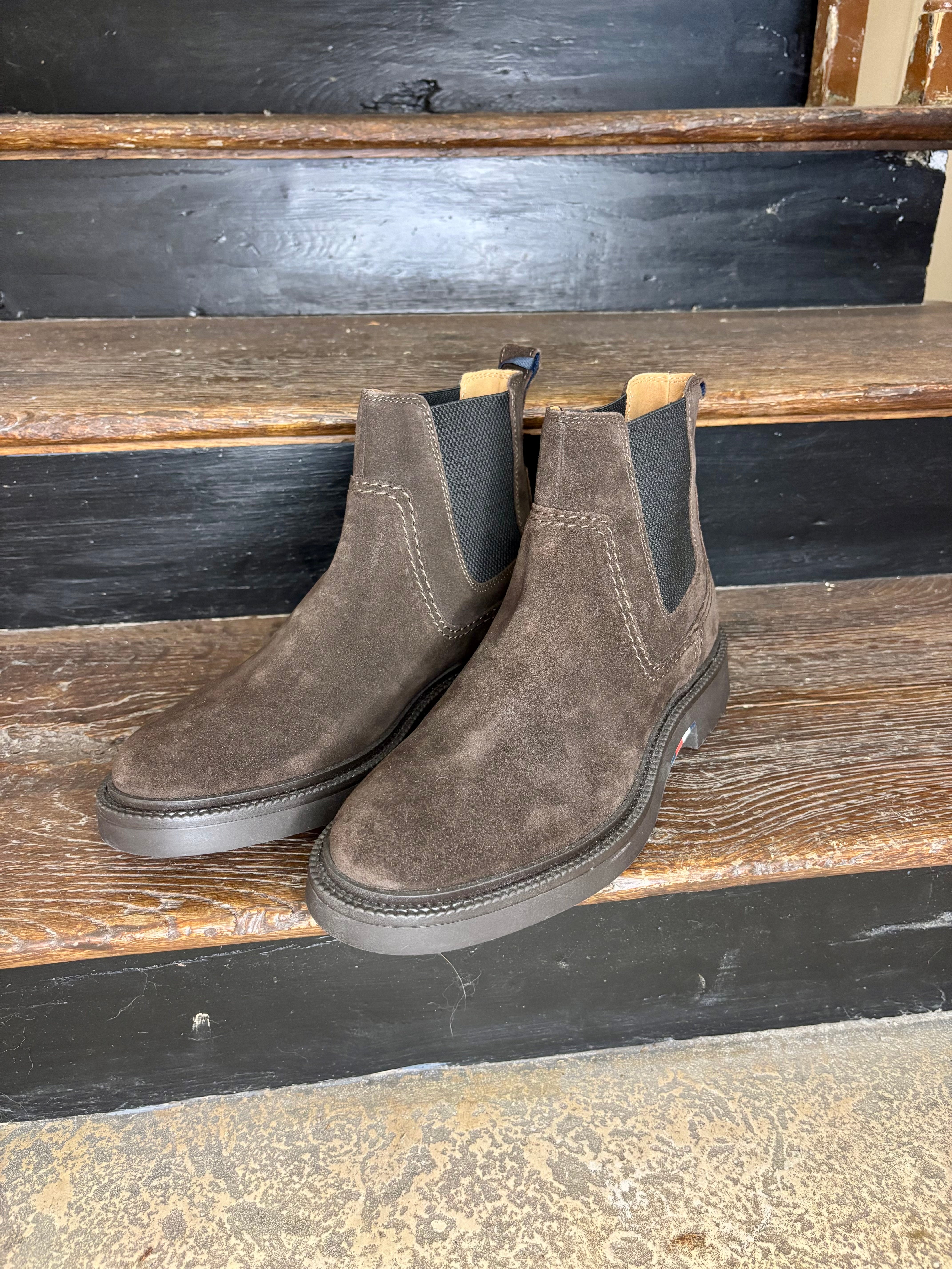 Boots Homme en daim marron foncé Tommy Hilfiger – Confort & Élégance