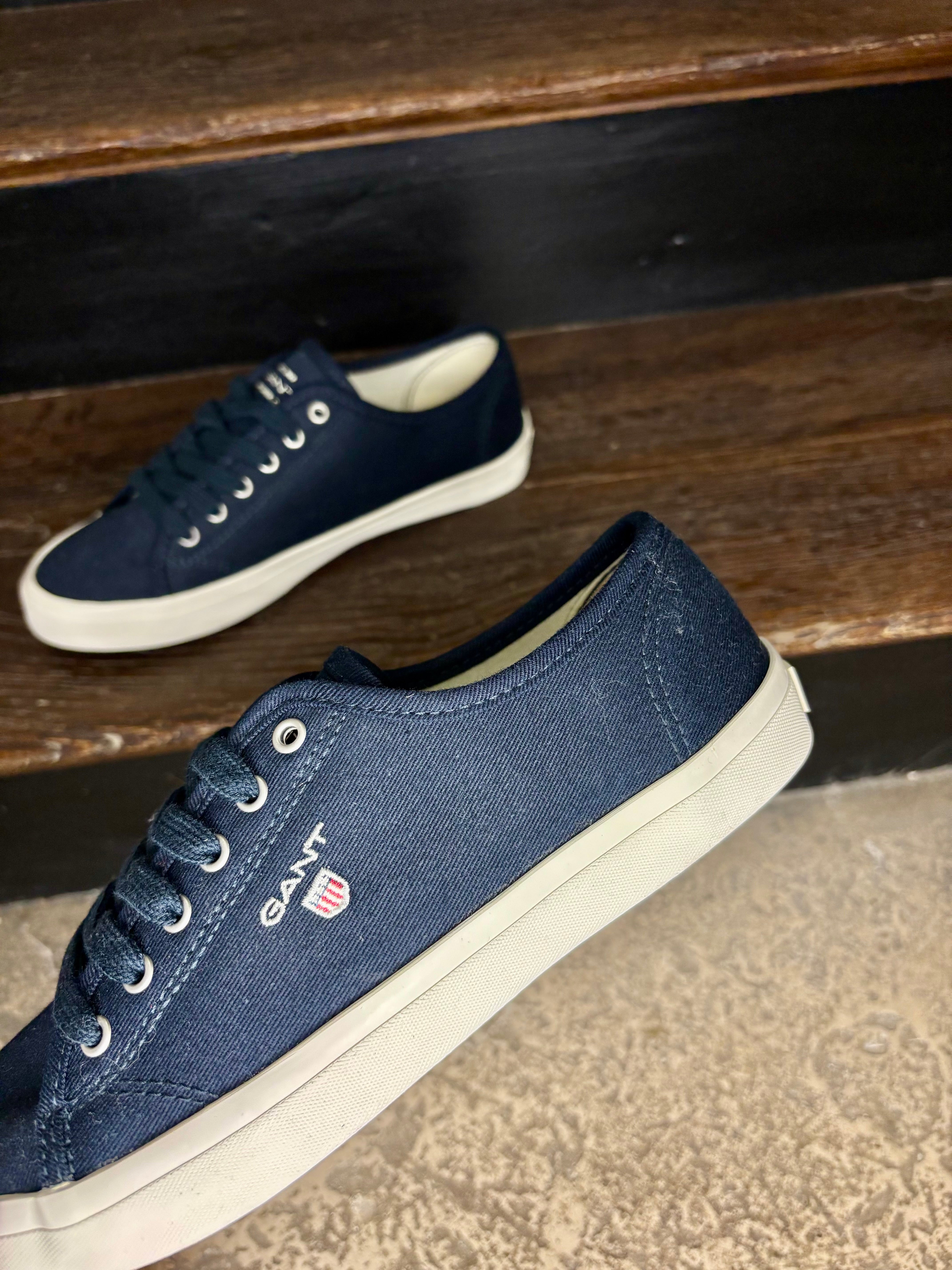 Basket Gant Pillox Femme bleu marine – Sneakers confort & élégance.