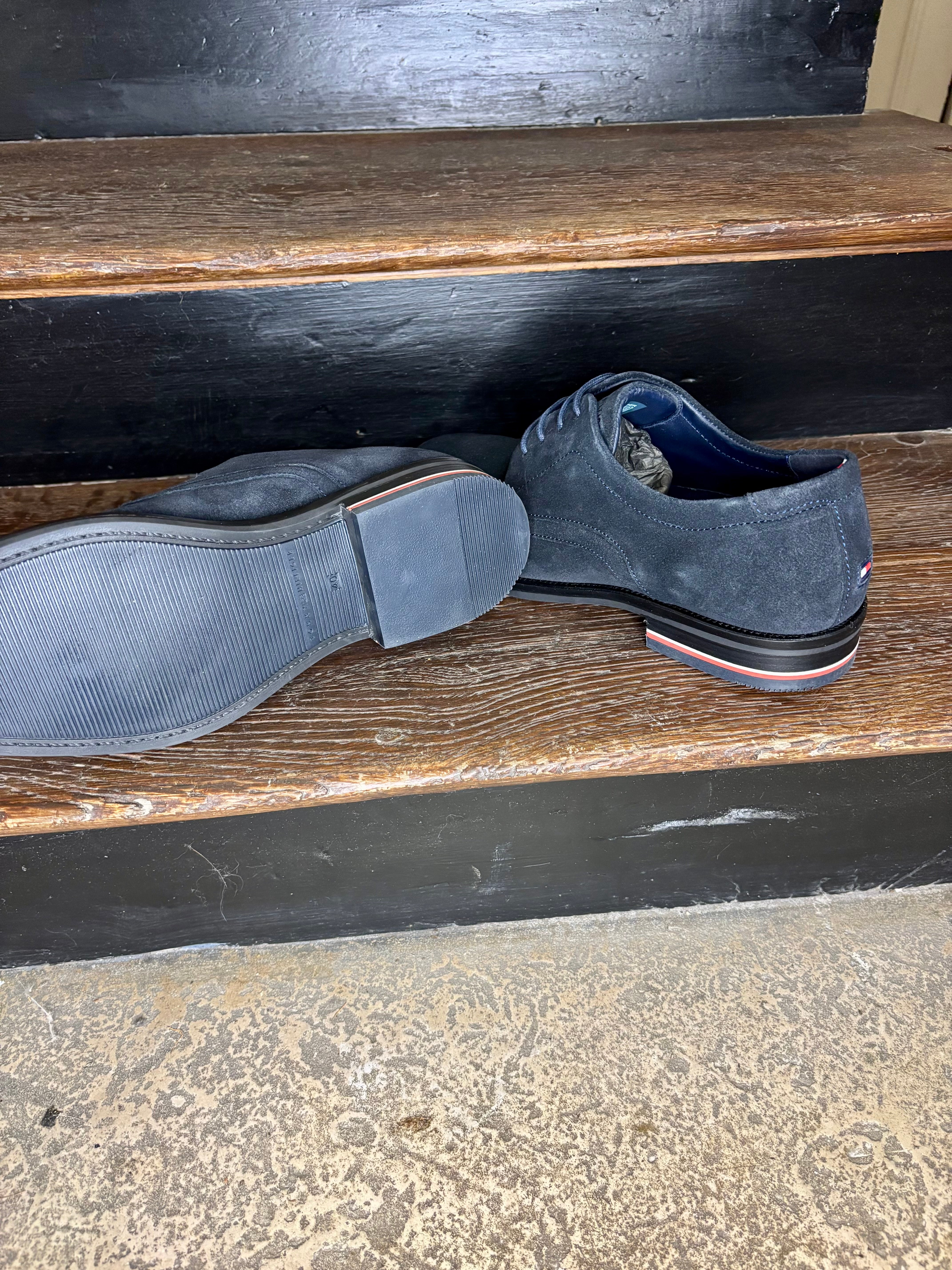 Chaussures de ville homme Tommy Hilfiger bleu marine en suédine – élégantes et confortables