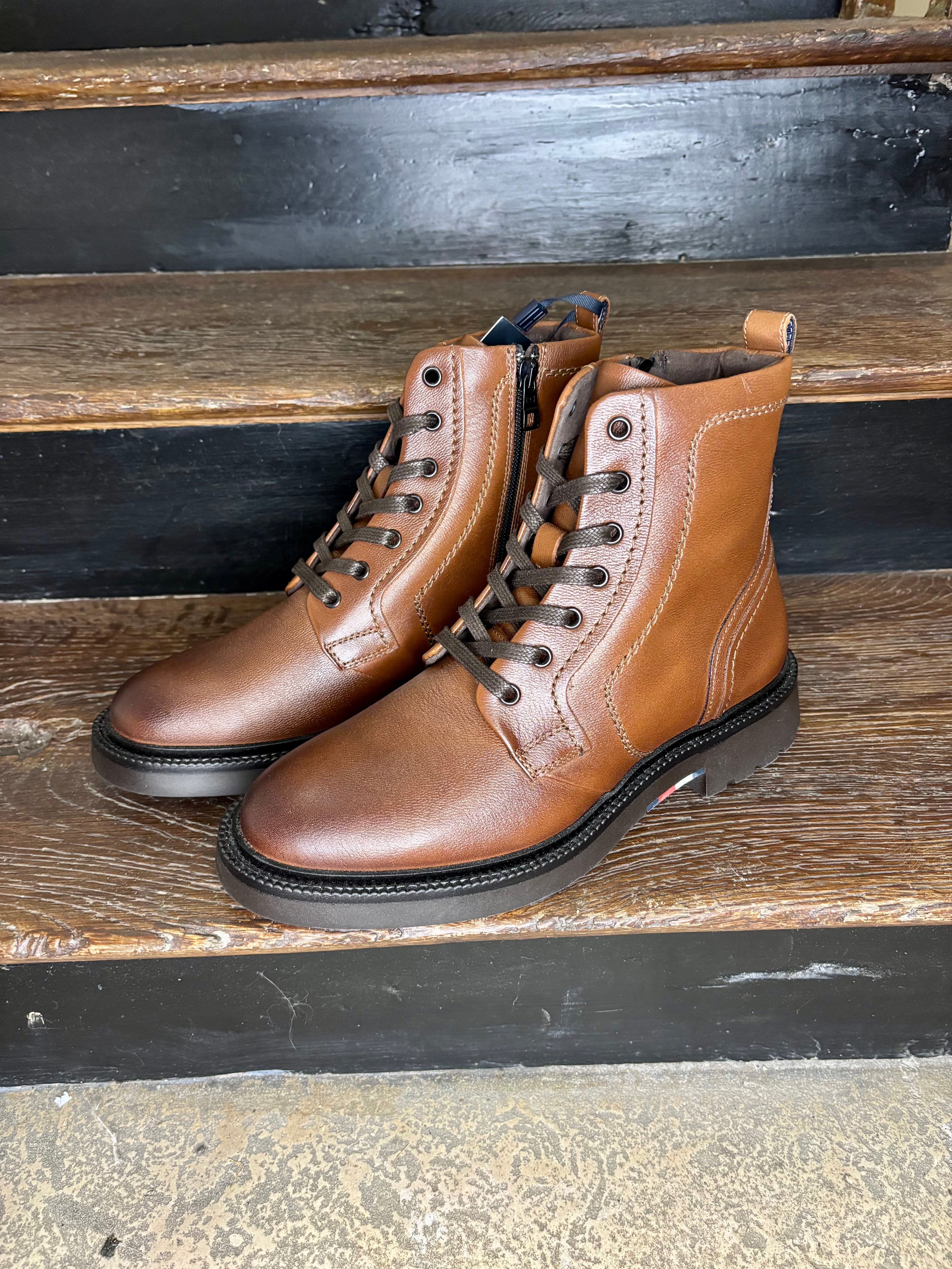 Boots Tommy Hilfiger Homme en cuir marron – Confort & Élégance
