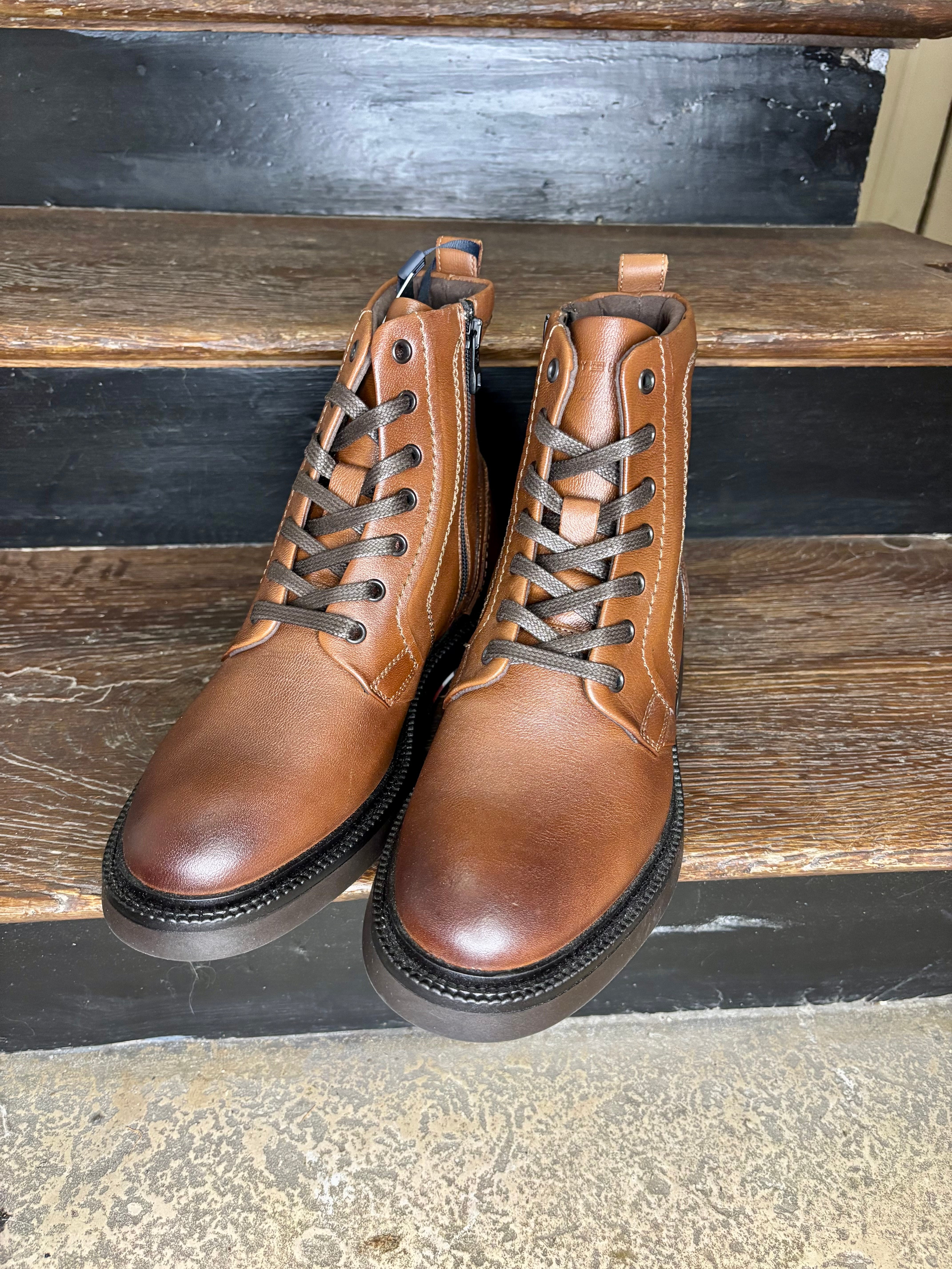 Boots Tommy Hilfiger Homme en cuir marron – Confort & Élégance