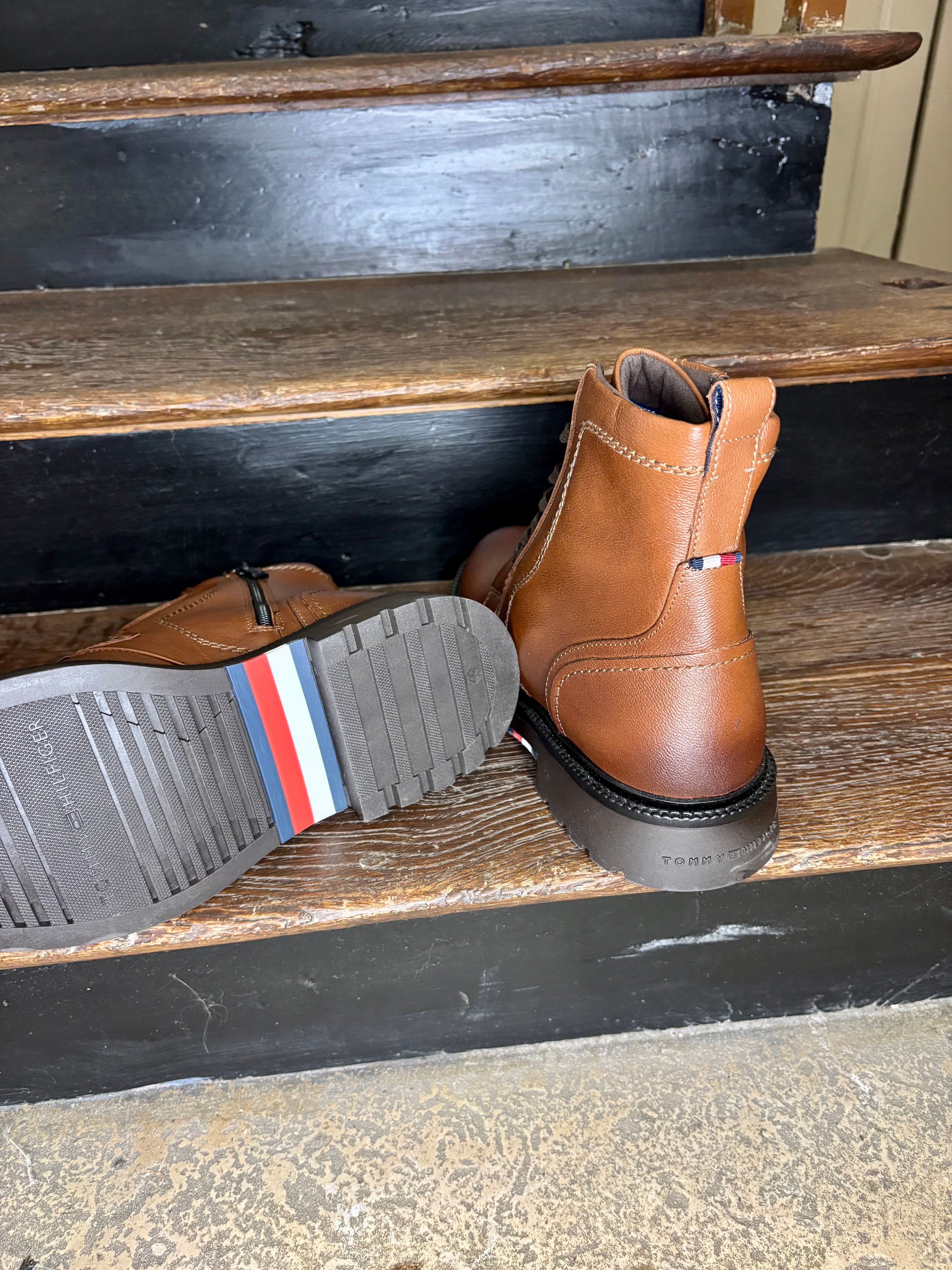 Boots Tommy Hilfiger Homme en cuir marron – Confort & Élégance