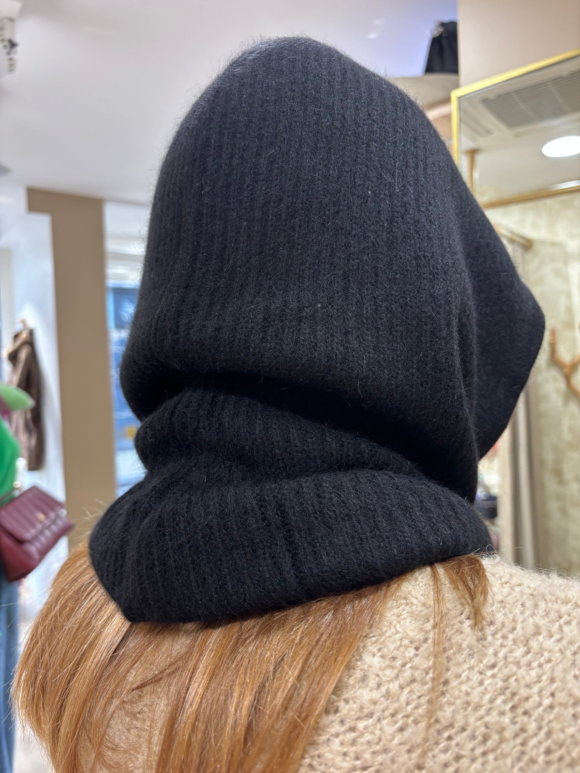 Cagoule noir en laine Ma Petite Capsule 