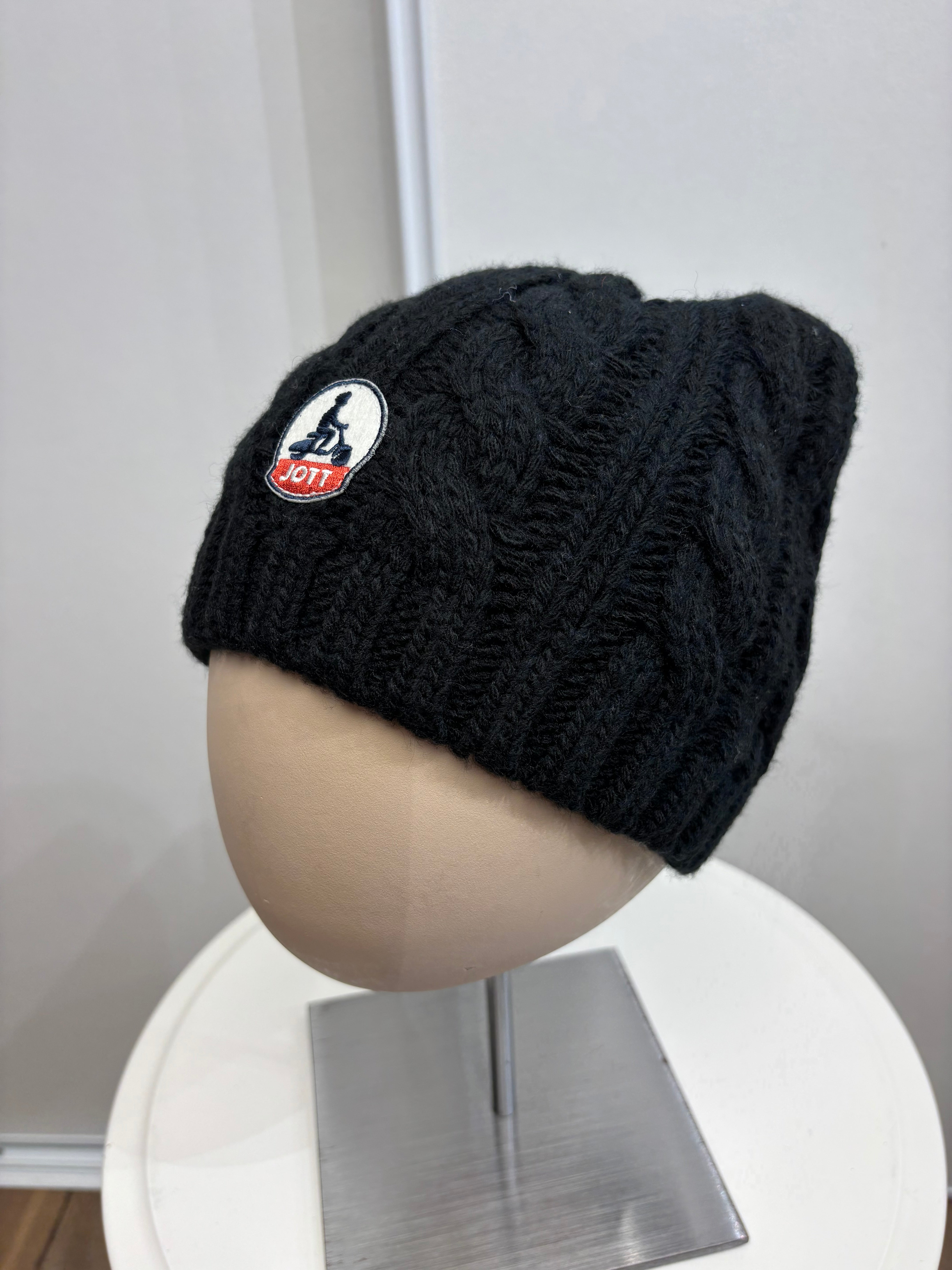 Bonnet Jott Lison Femme Noir – Accessoire Hiver, Nouvelle Collection Urban Chic