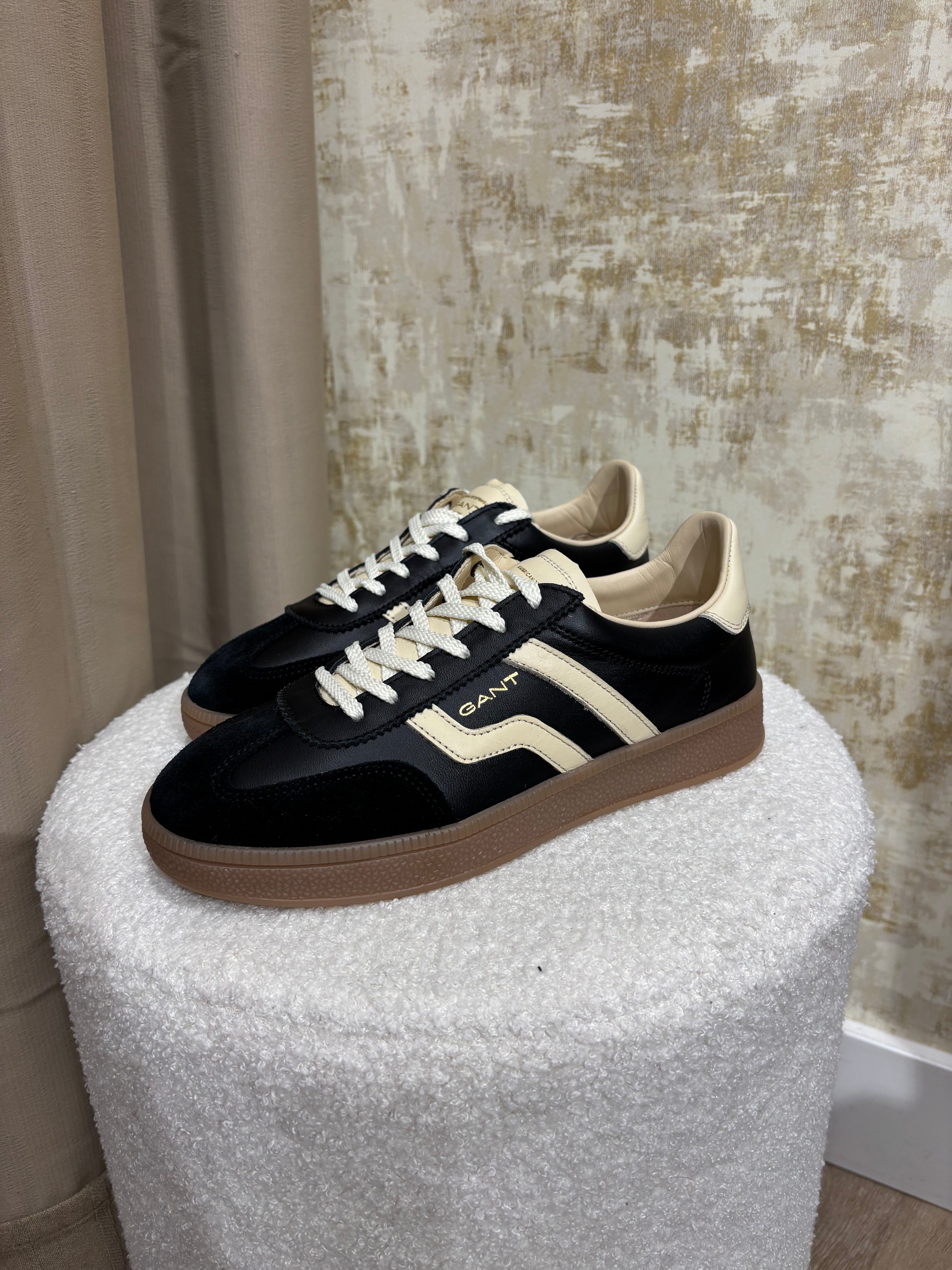 Basket Femme Cuzima Gant Noir – Sneakers Élégantes et Confortables, Style Urbain, Toutes Tailles