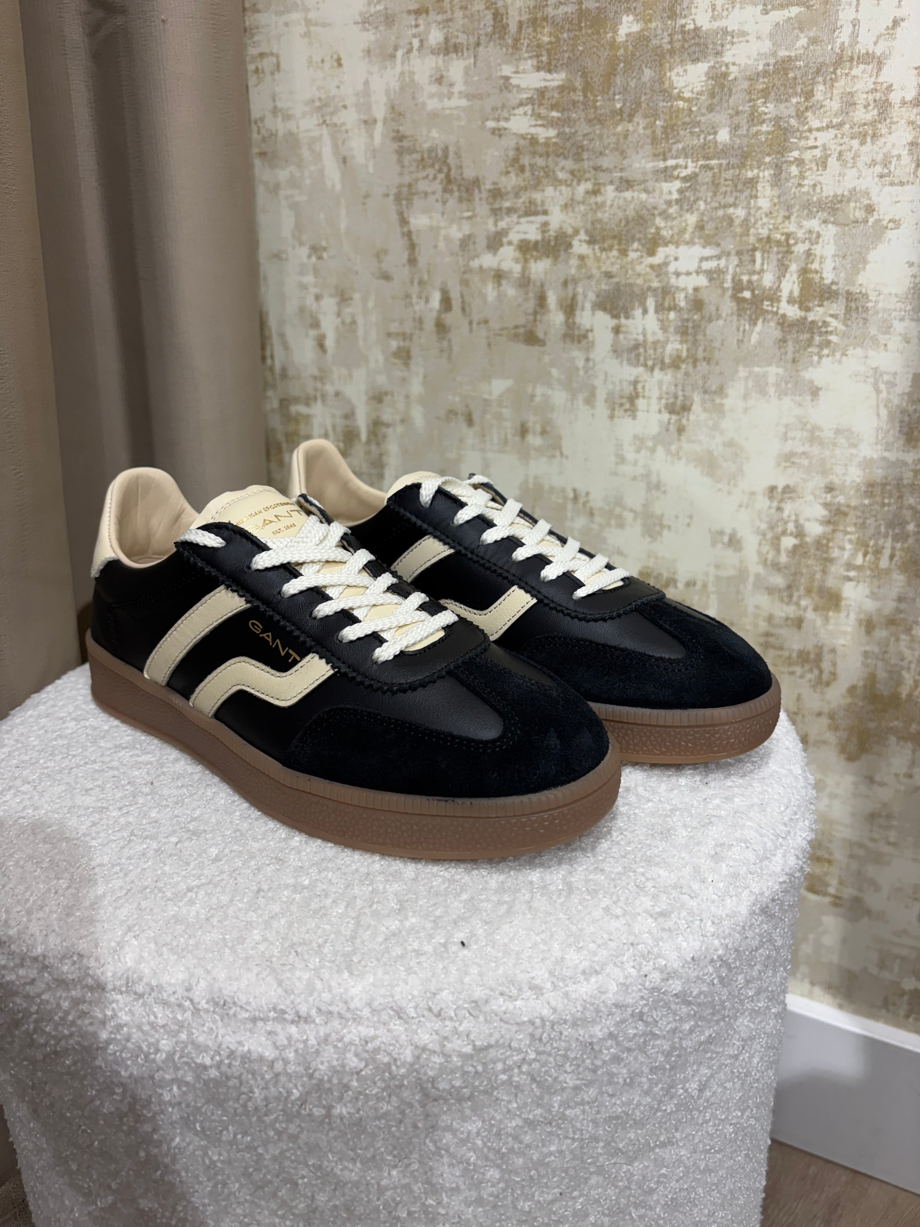 Basket Femme Cuzima Gant Noir – Sneakers Élégantes et Confortables, Style Urbain, Toutes Tailles