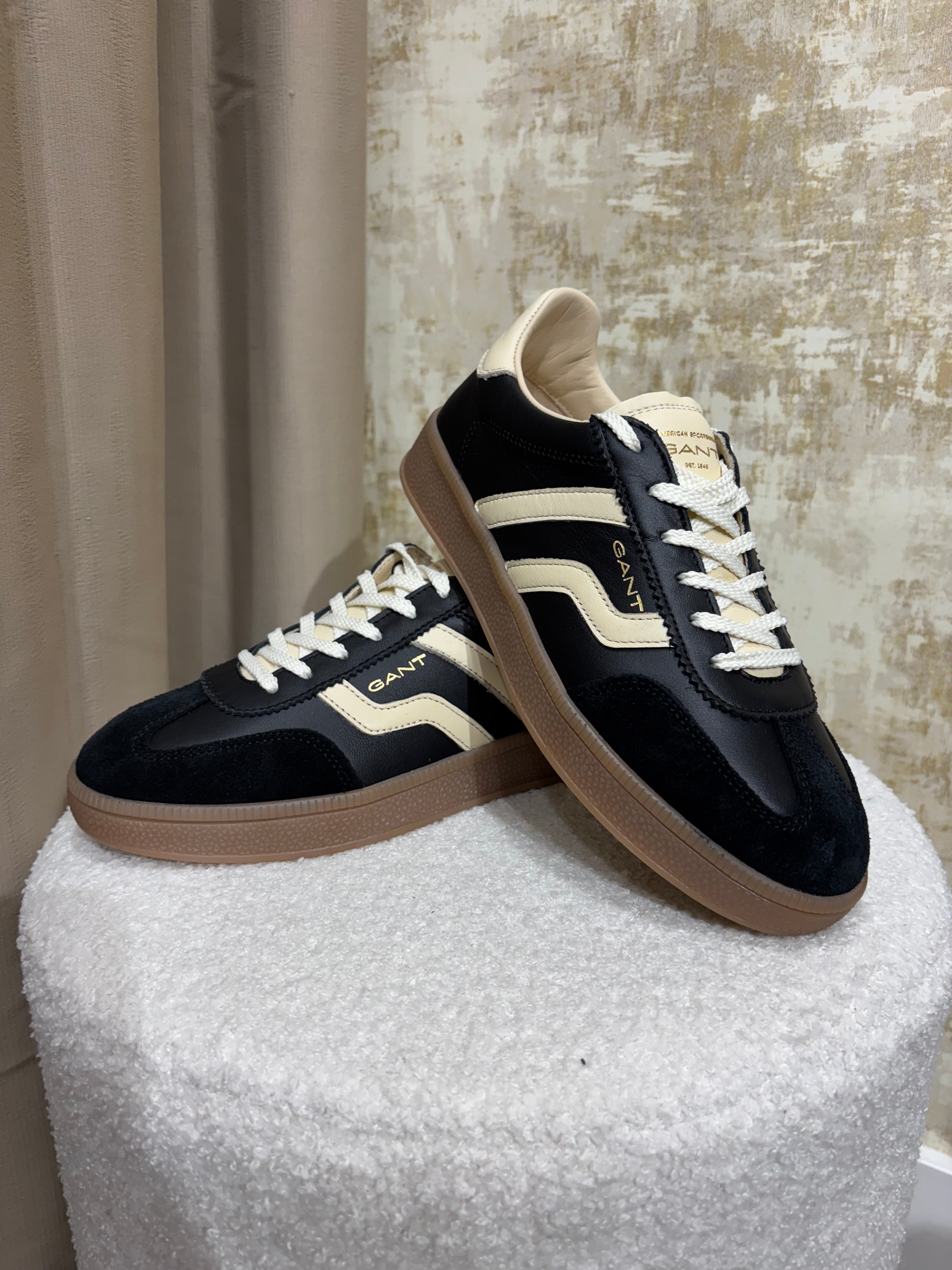 Basket Femme Cuzima Gant Noir – Sneakers Élégantes et Confortables, Style Urbain, Toutes Tailles