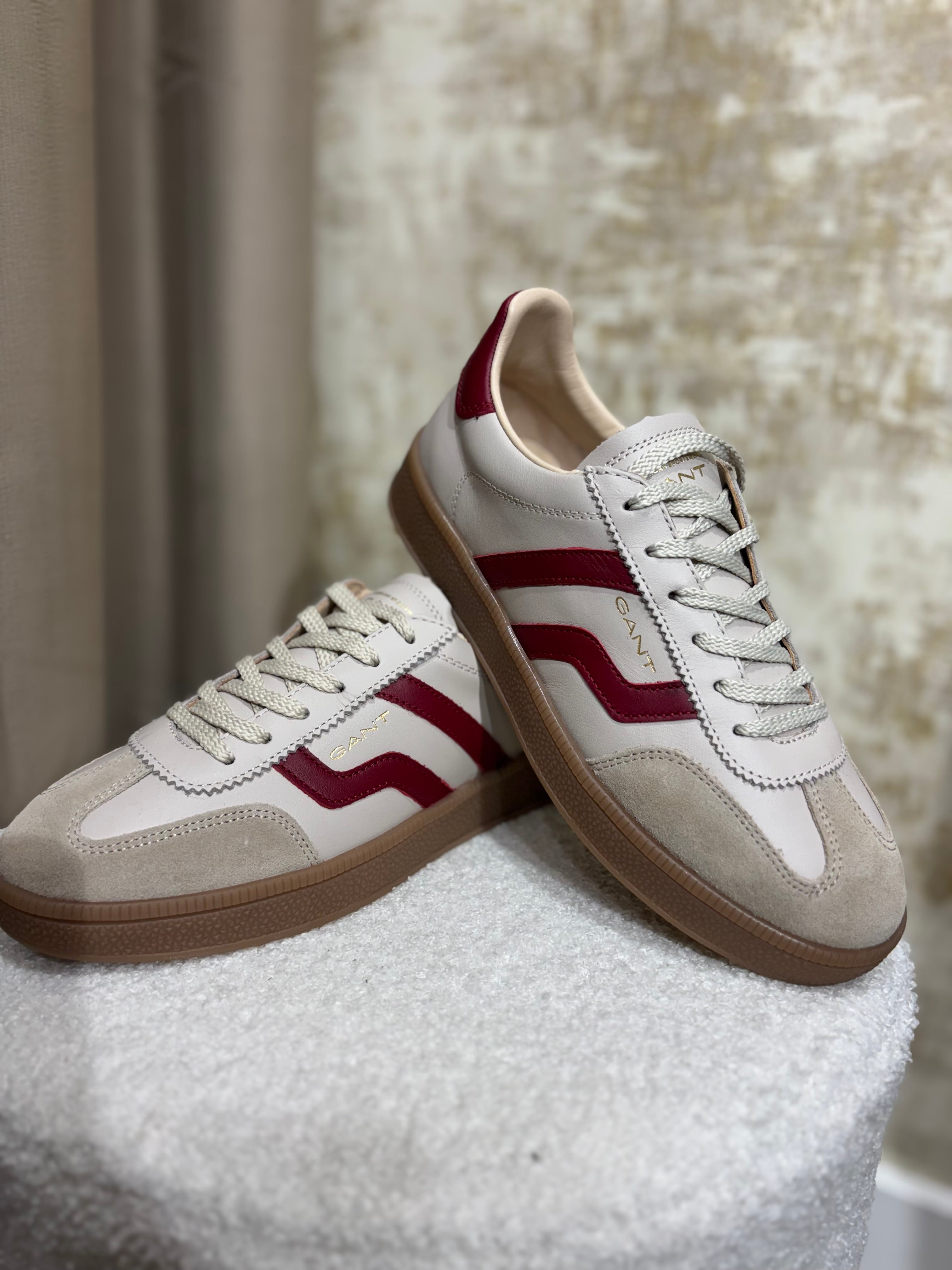 Basket Femme GANT Cuzima en Cuir  Beige et Rouge Foncé - Sneakers Mode Confortables
