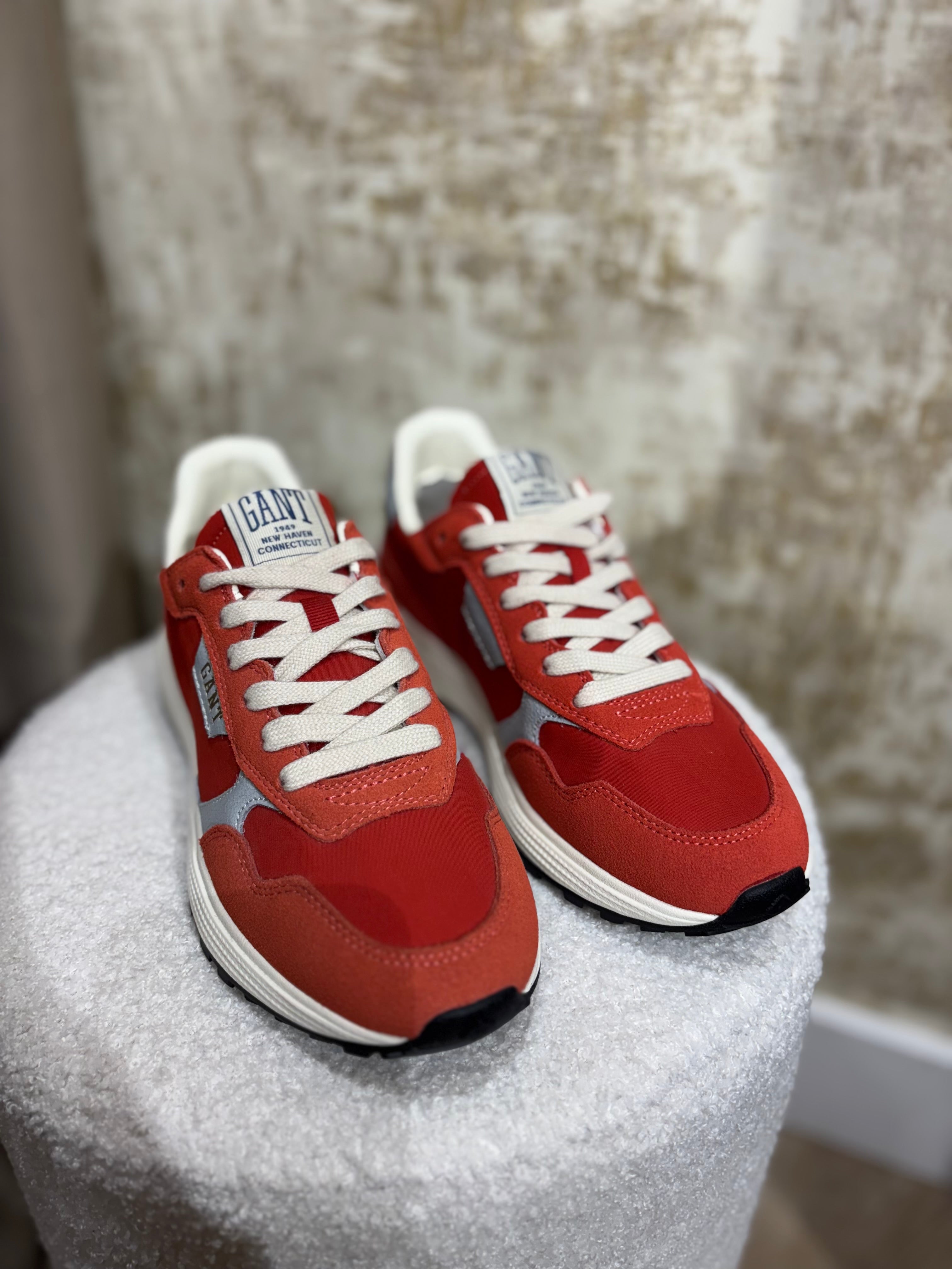 Basket femme Gant beywin rouge brick en daim et nylon – Chaussures confort élégantes