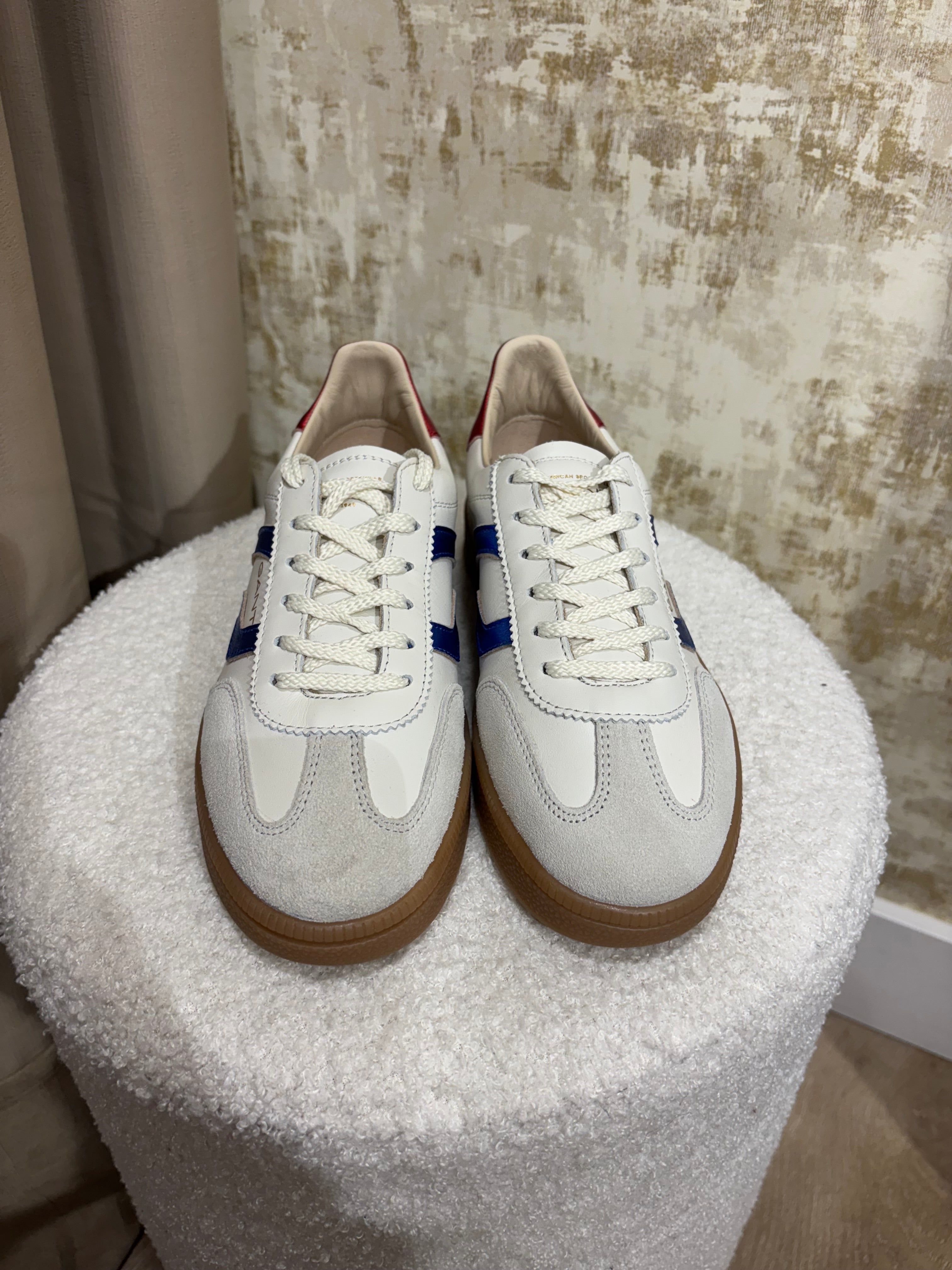 Basket femme bleu blanc rouge en cuir – Gant Cuzima confortable, respirante, style casual