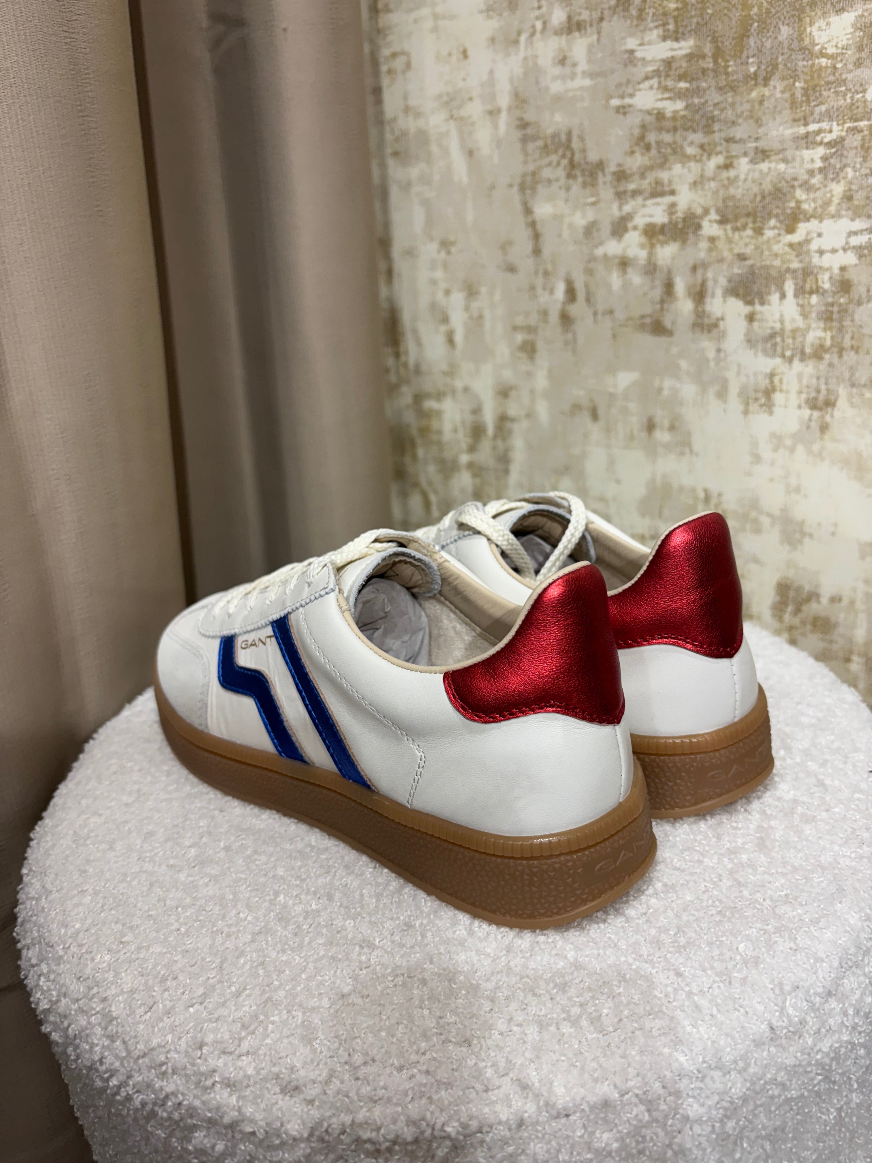 Basket femme bleu blanc rouge en cuir – Gant Cuzima confortable, respirante, style casual