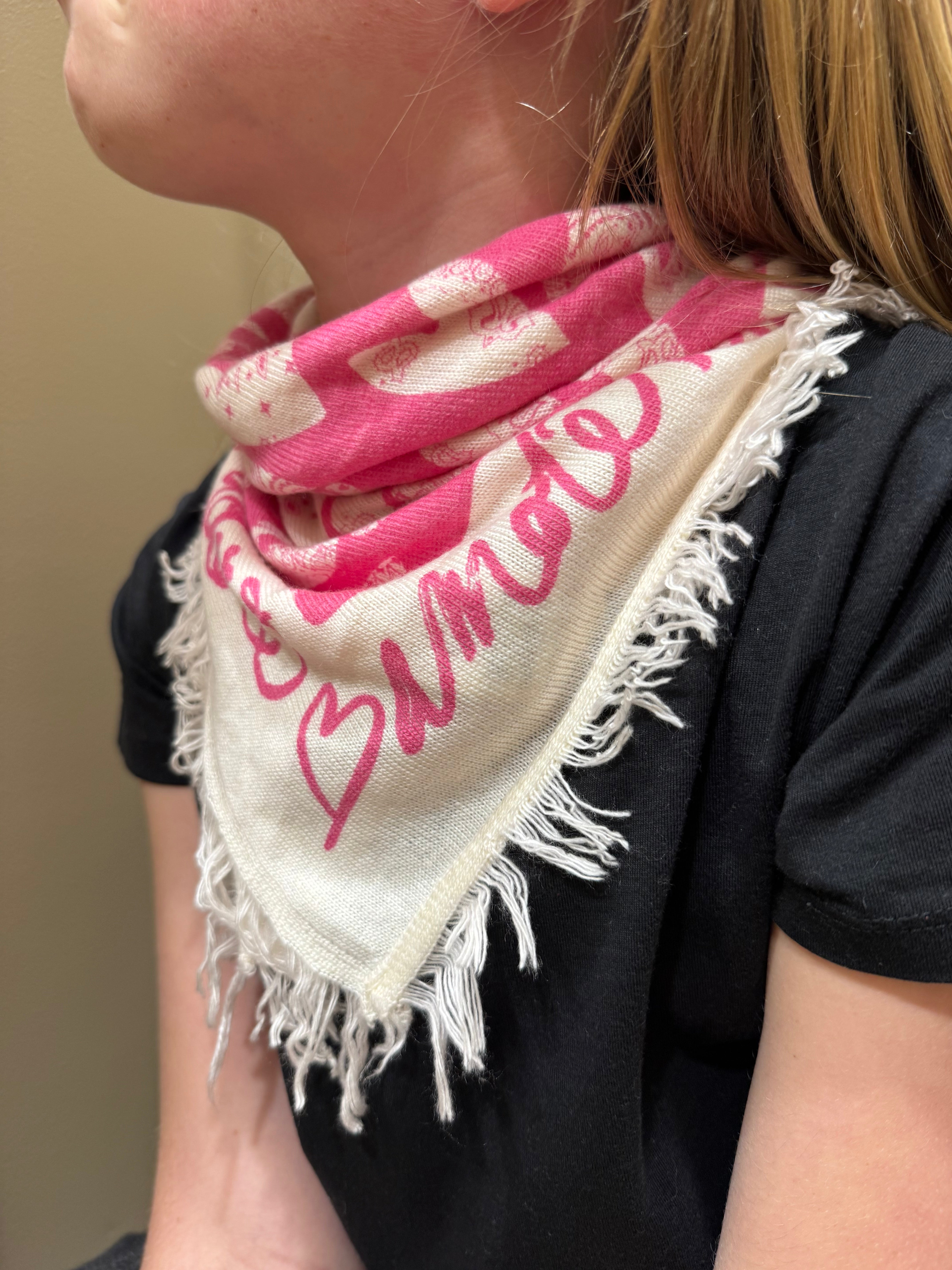 Foulard Bandana Femme Petit Format – Cœur Rose Écru – Adoré Paris | Accessoire Élégant