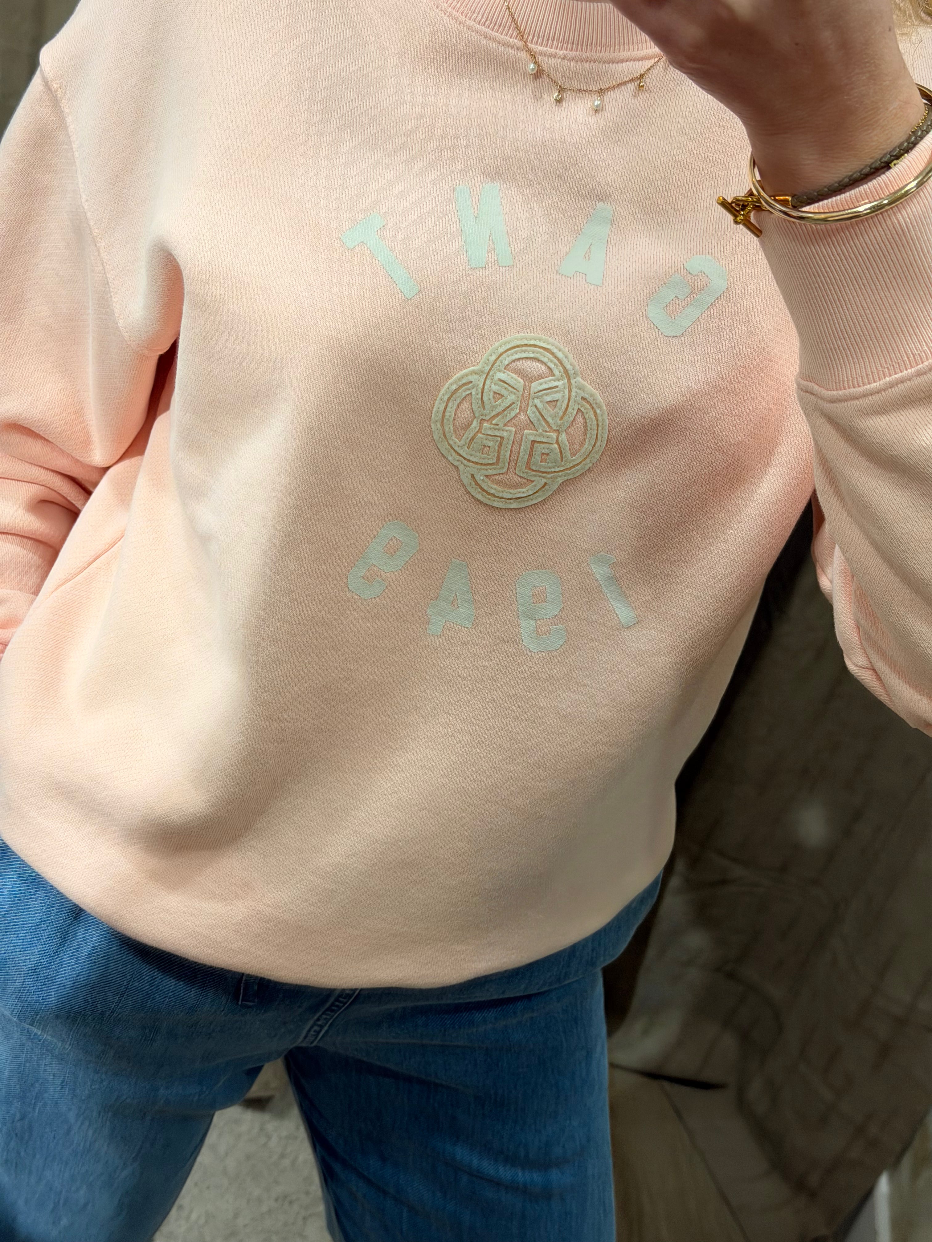 Sweat-shirt col rond Graphic rose pastel – style casual chic – Gant