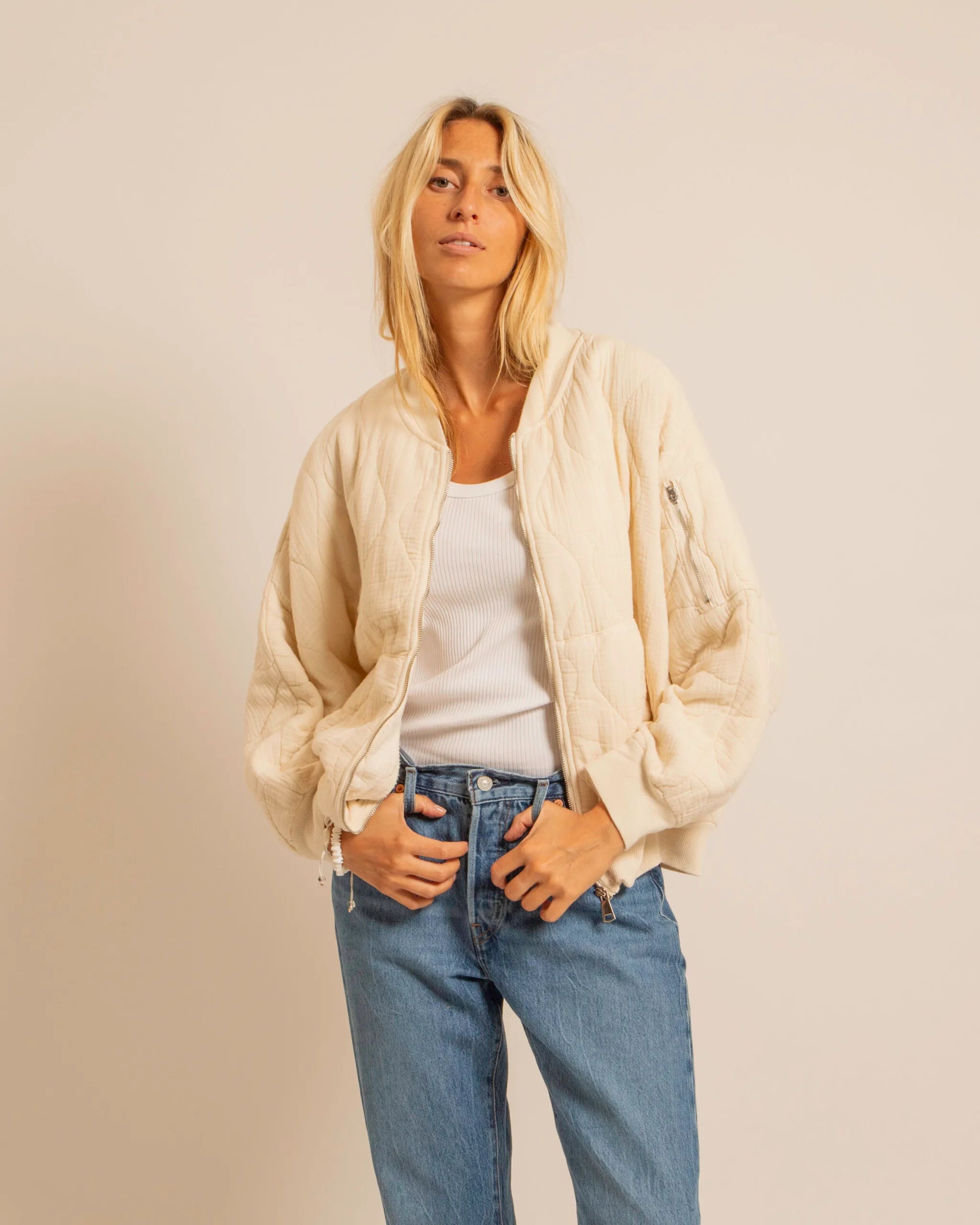 Veste Daytona Femme Crème – Gaz de Coton Premium, Élégante & Confortable, Style Bomber