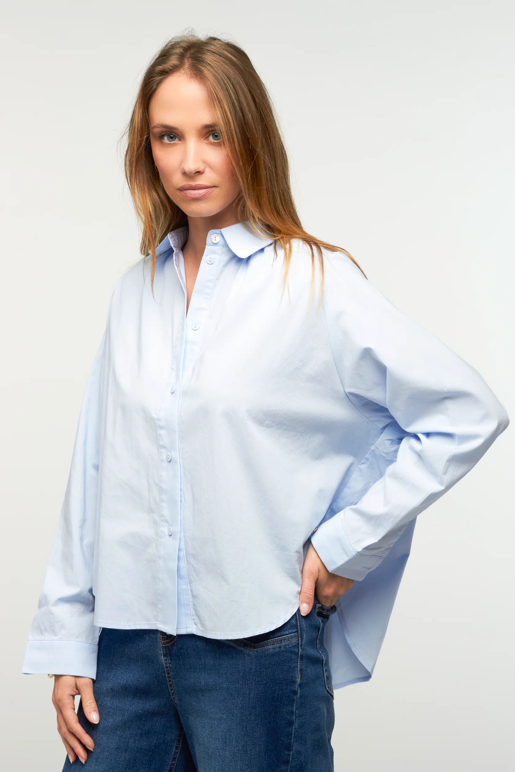 Chemise femme chic et intemporelle Bora Bora bleu ciel ou ivoire – Adoré Paris