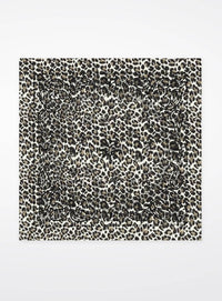 Écharpe Carré Léopard en Coton – Adoré Paris | Foulard Femme Élégant Automne