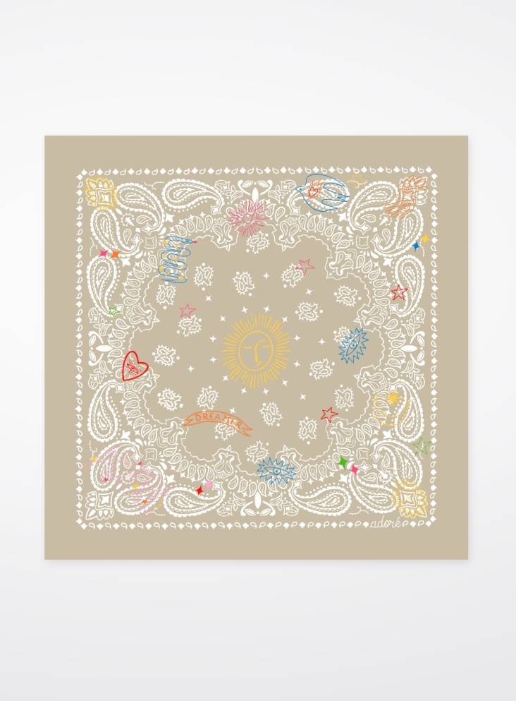 Écharpe Carré rêveuse beige en Coton – Adoré Paris | Foulard Femme Élégant Automne