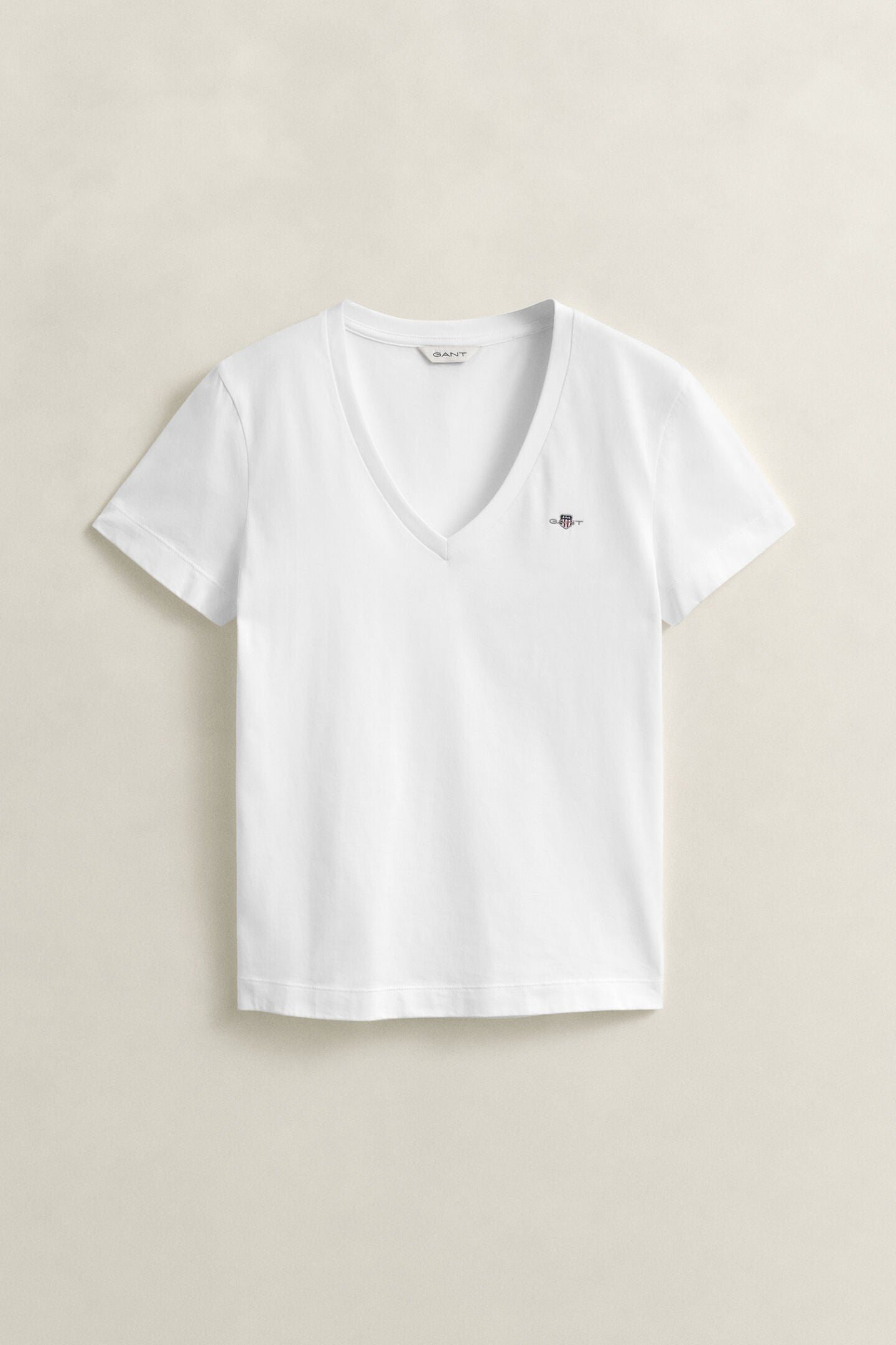 T-shirt col V Shield en coton - Coupe féminine et confort premium – Gant