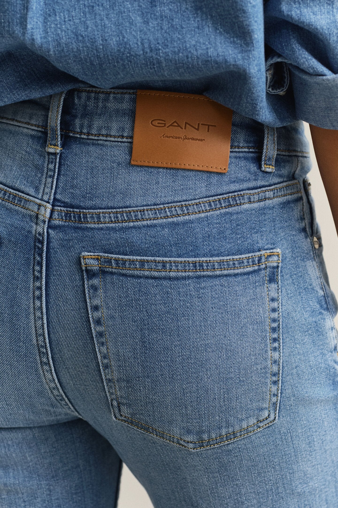 Jean stretch évasé bleu denim taille mi-haute – Gant