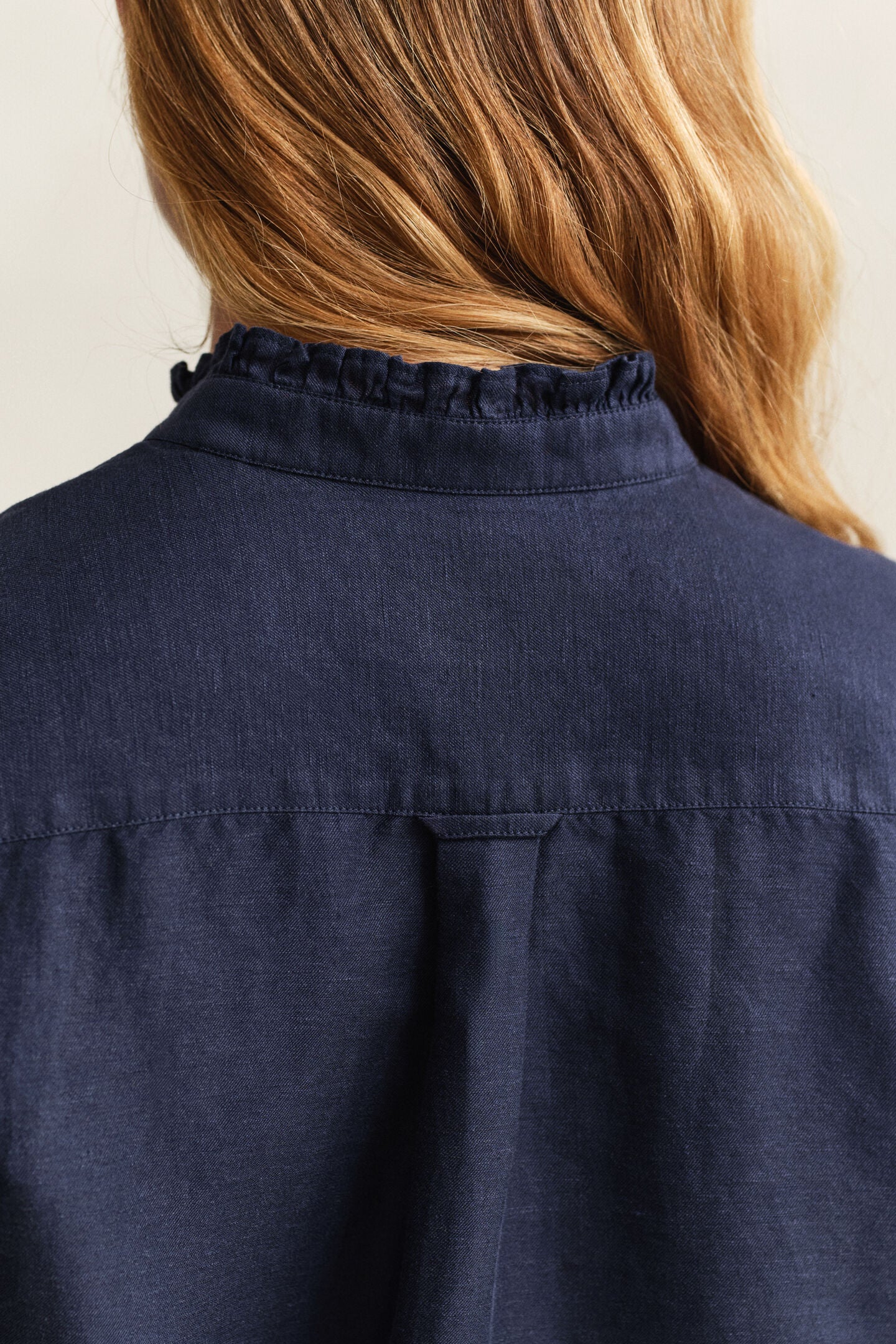 Chemisier à volants en lin mélangé femme élégant et léger – Gant