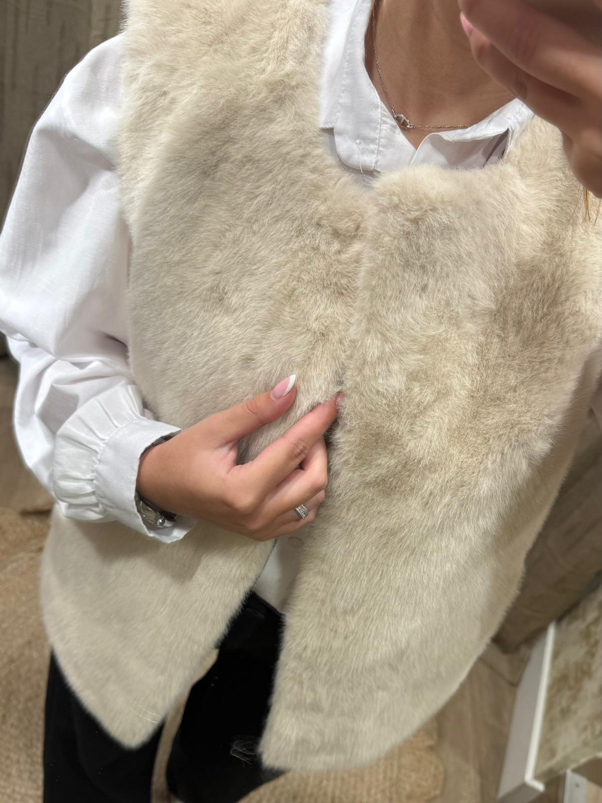 Gilet sans manches fausse fourrure beige ecru – Adoré Paris Vassilissa femme, mi-saison, doux et confortable